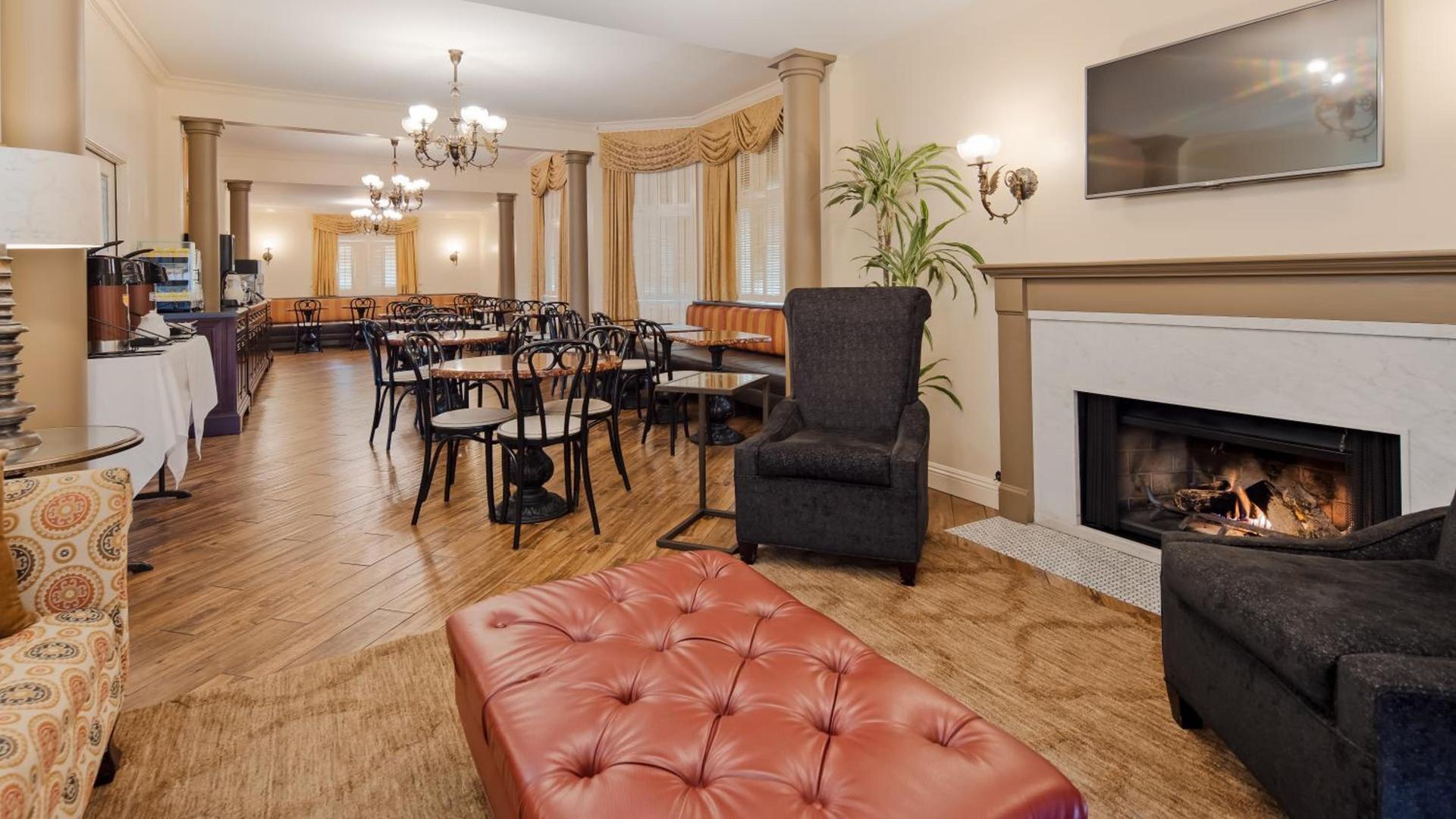 Victorian Inn photo 36