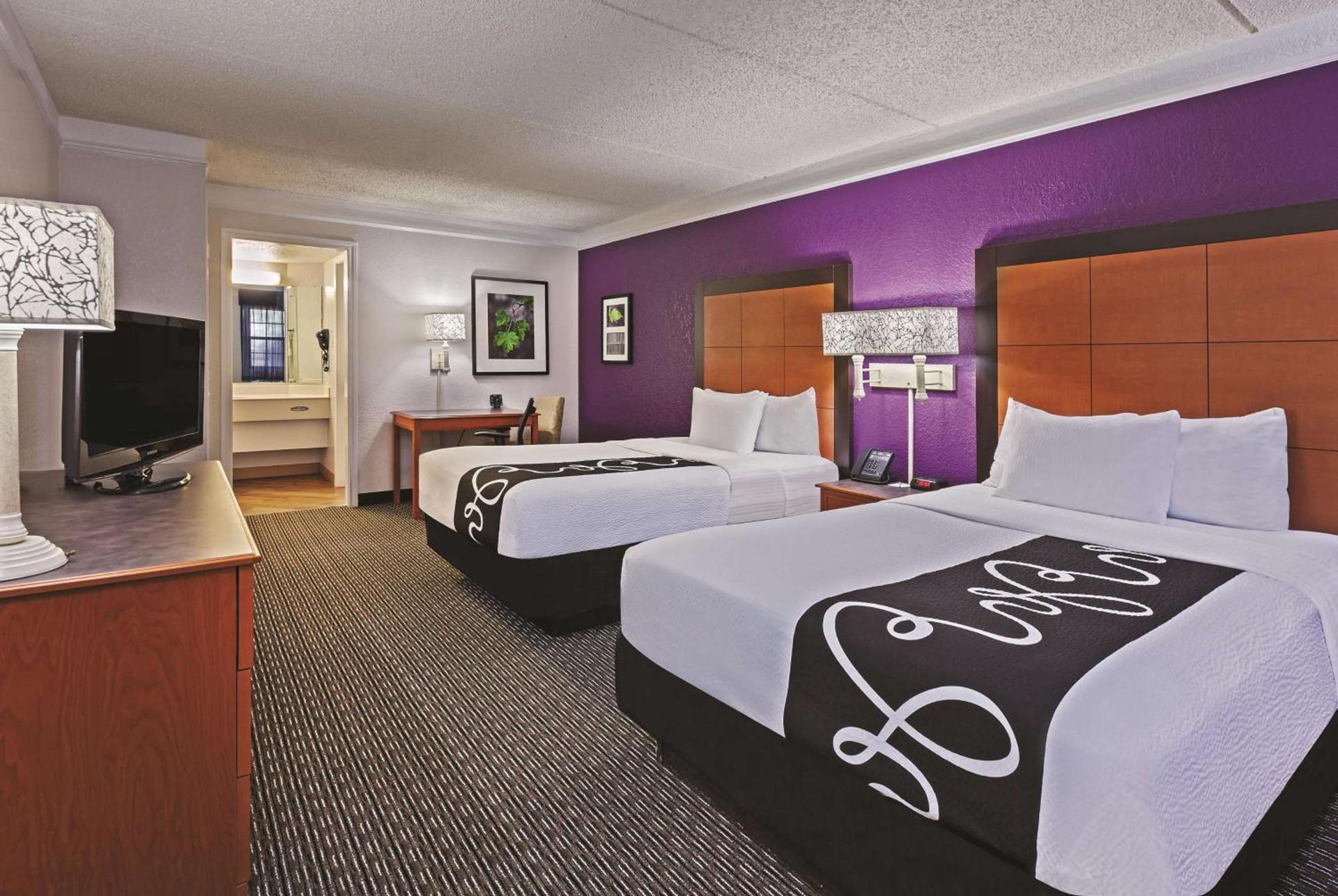 Travelodge by Wyndham Houston Cy-Fair photo 13