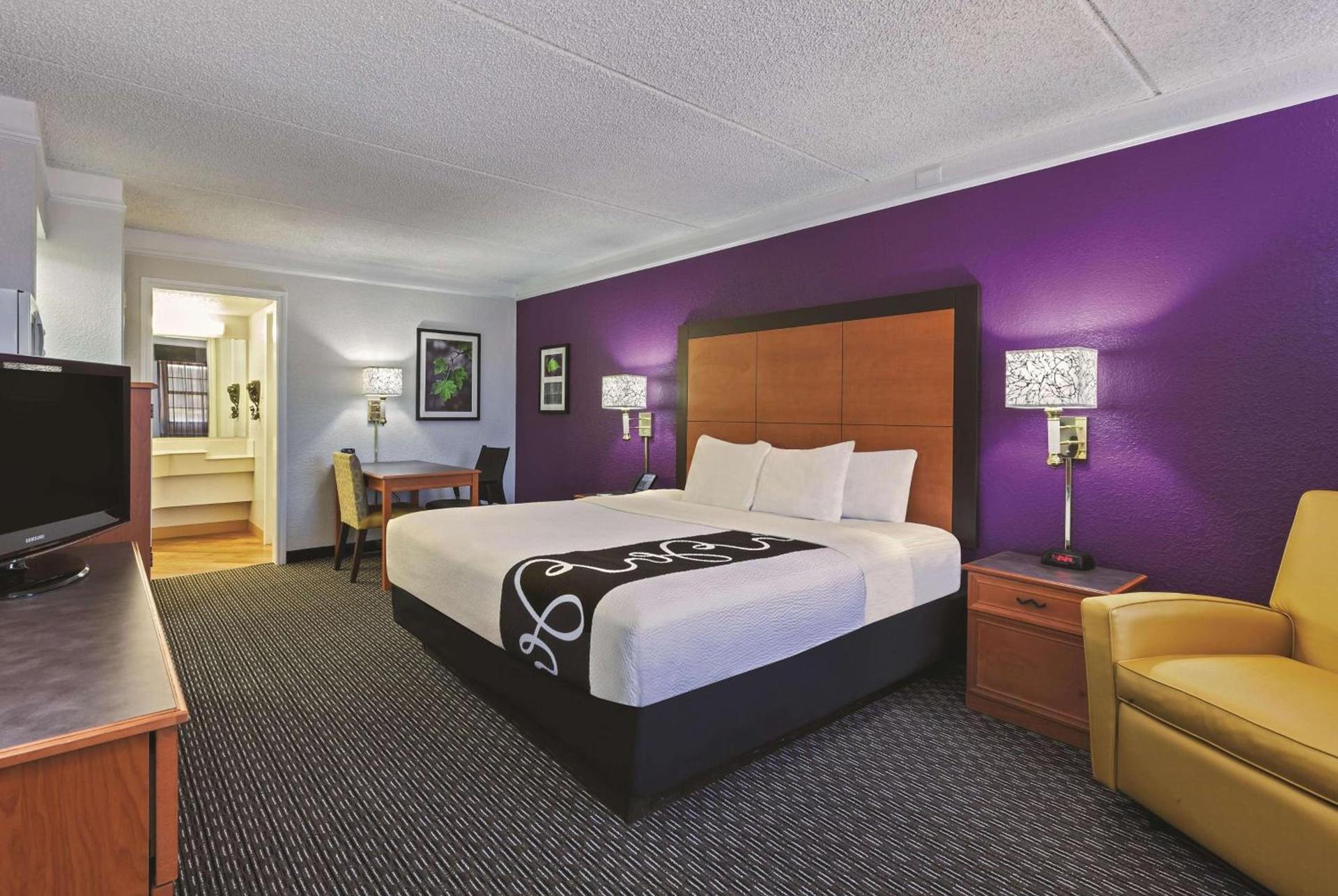 Travelodge by Wyndham Houston Cy-Fair photo 15