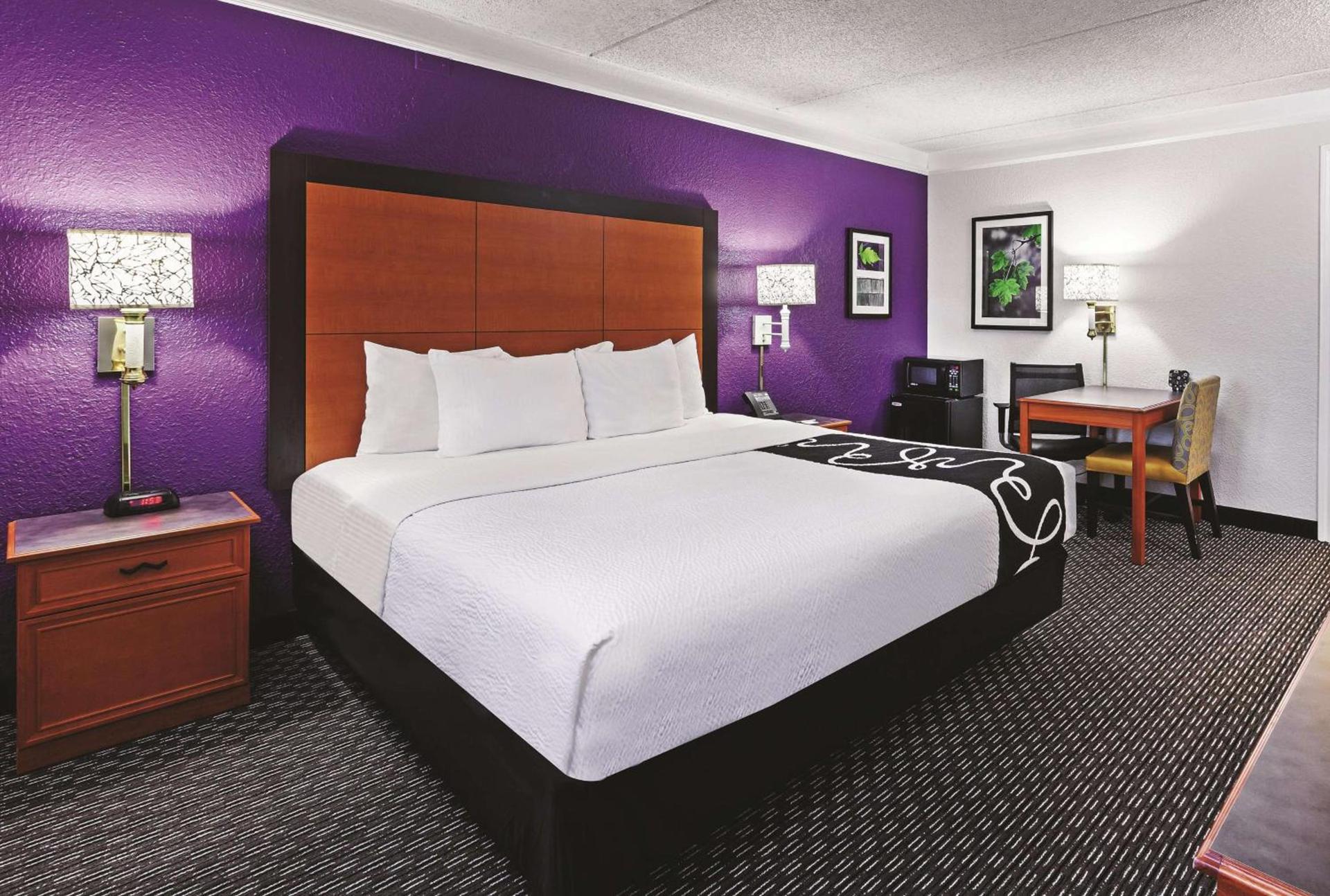 Travelodge by Wyndham Houston Cy-Fair photo 17