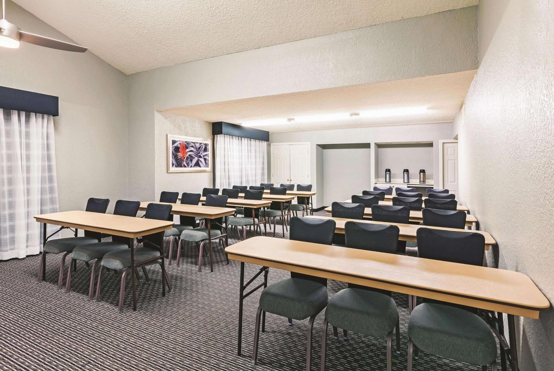 Travelodge by Wyndham Houston Cy-Fair photo 31