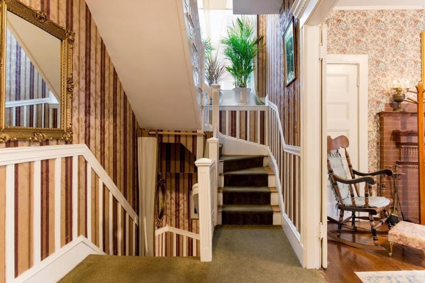 The Coolidge Corner Guest House: A Brookline Bed and Breakfast photo 34