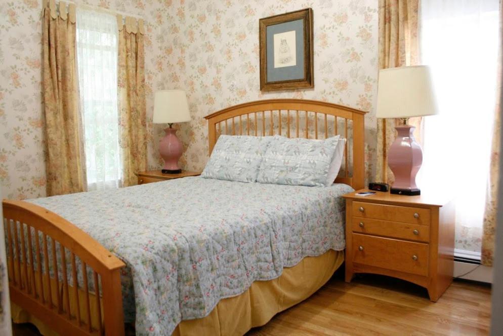 The Coolidge Corner Guest House: A Brookline Bed and Breakfast photo 35