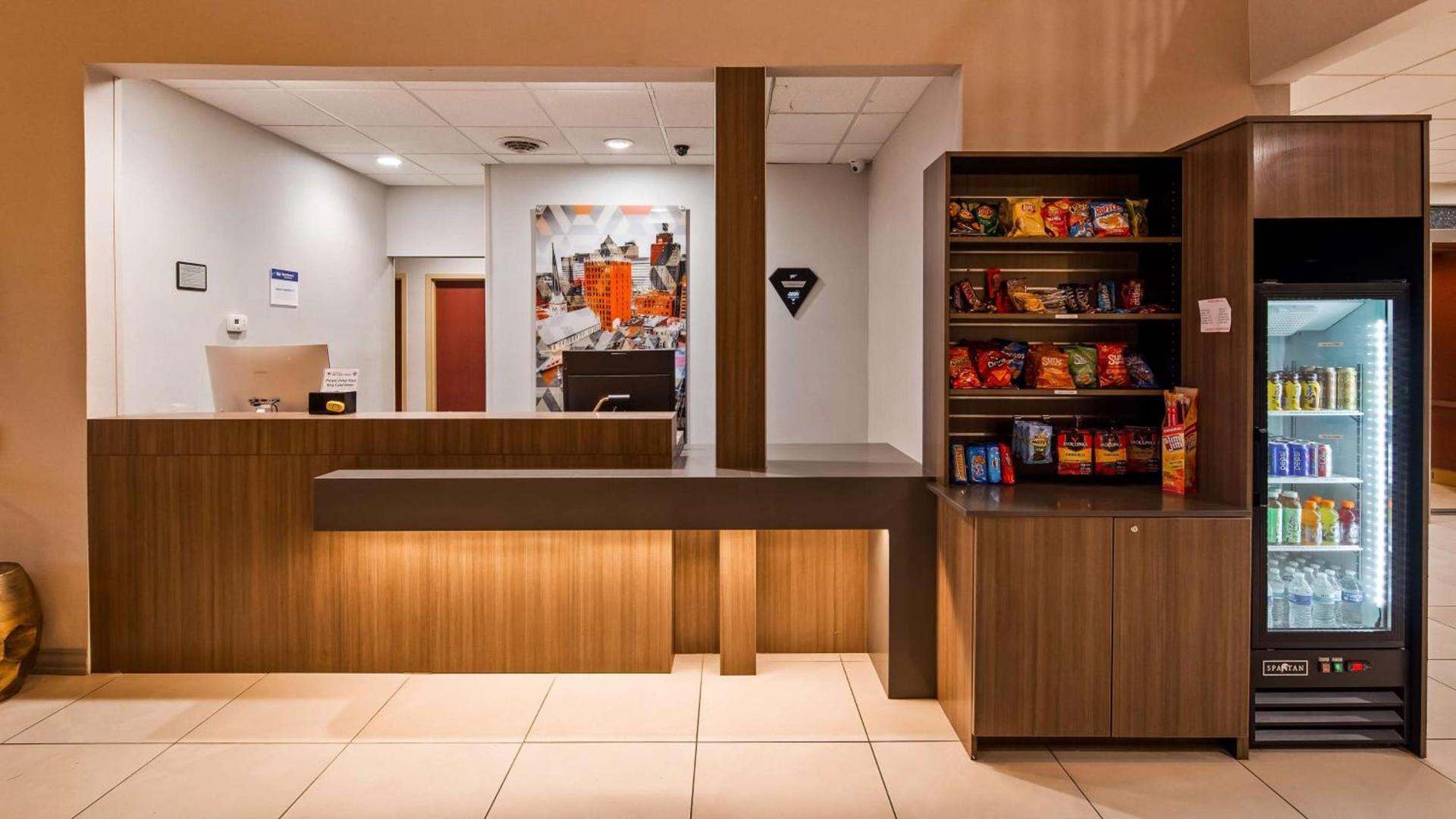 Best Western Plus New Cumberland photo 10