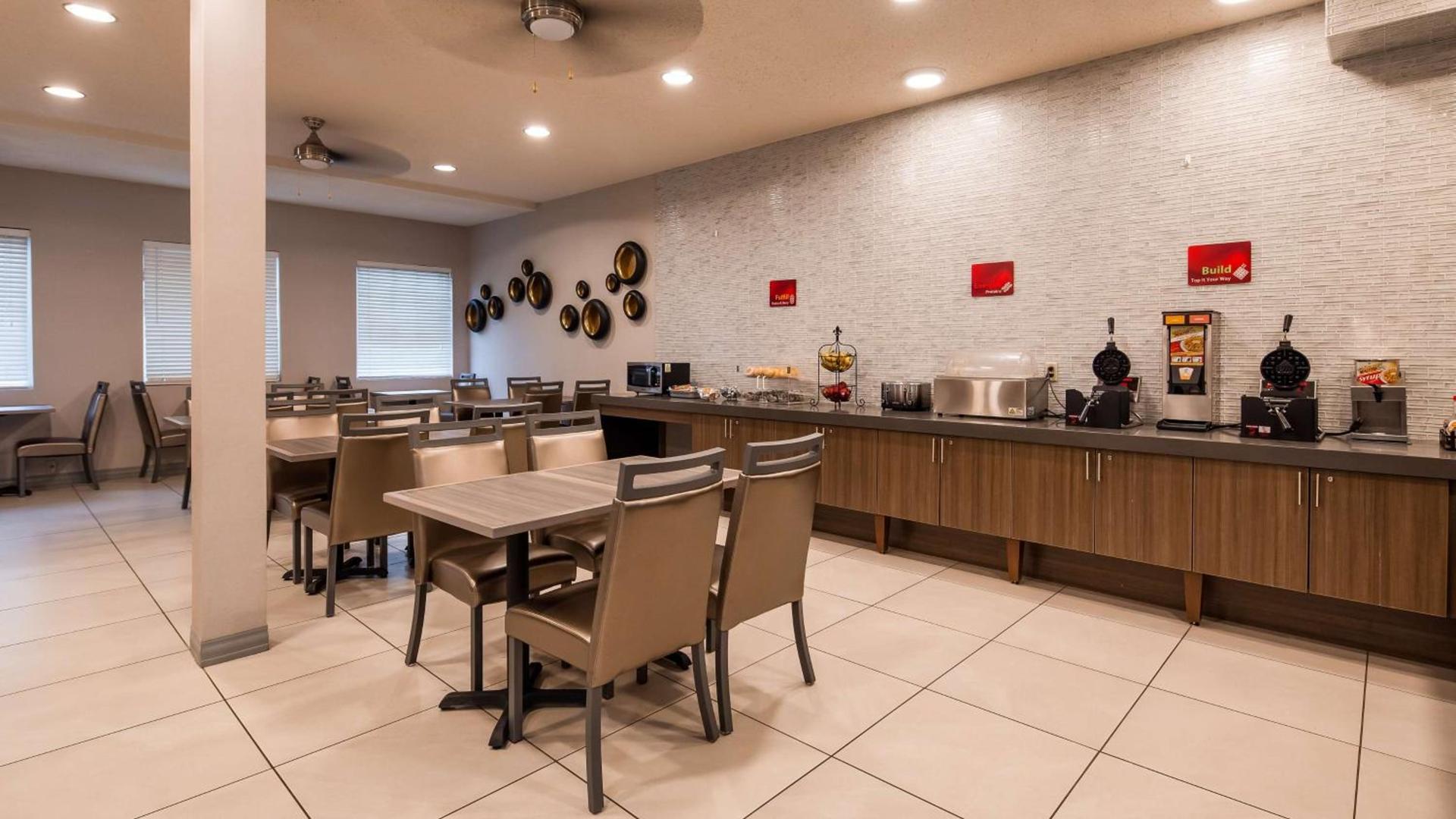 Best Western Plus New Cumberland photo 5