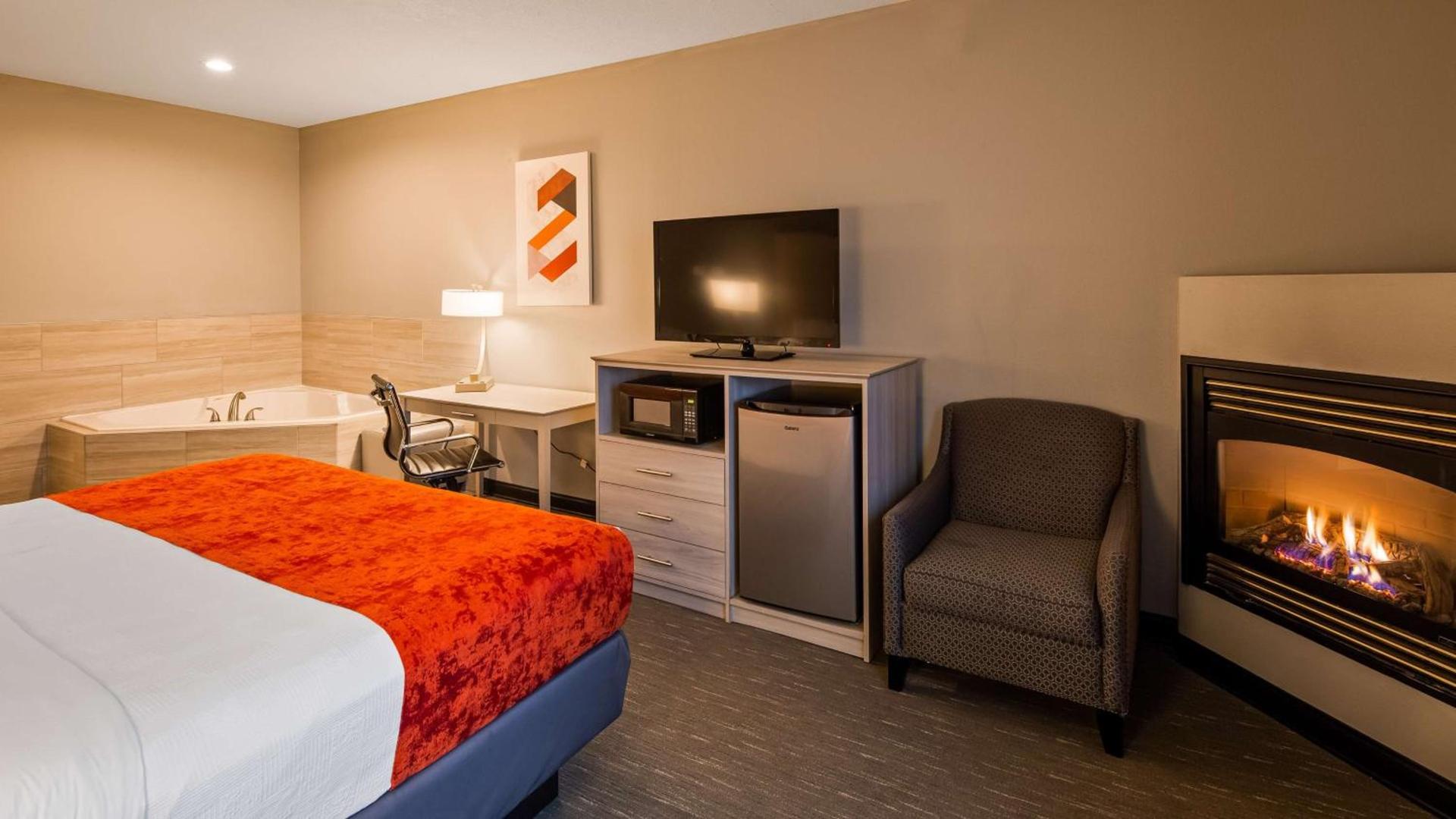 Best Western Plus New Cumberland photo 13