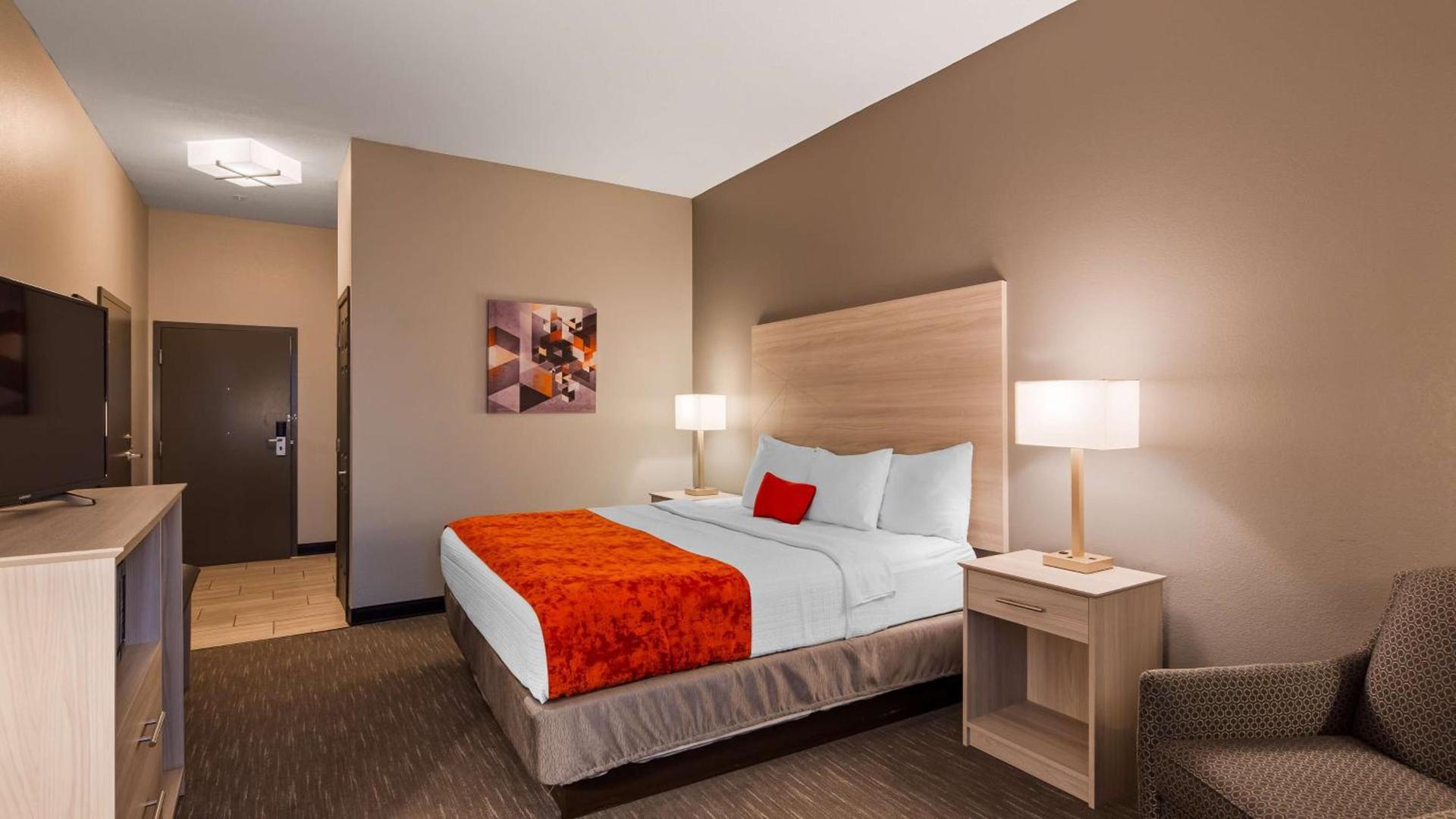 Best Western Plus New Cumberland photo 14