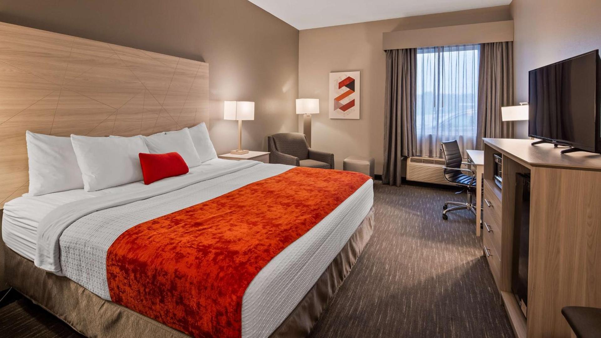 Best Western Plus New Cumberland photo 15