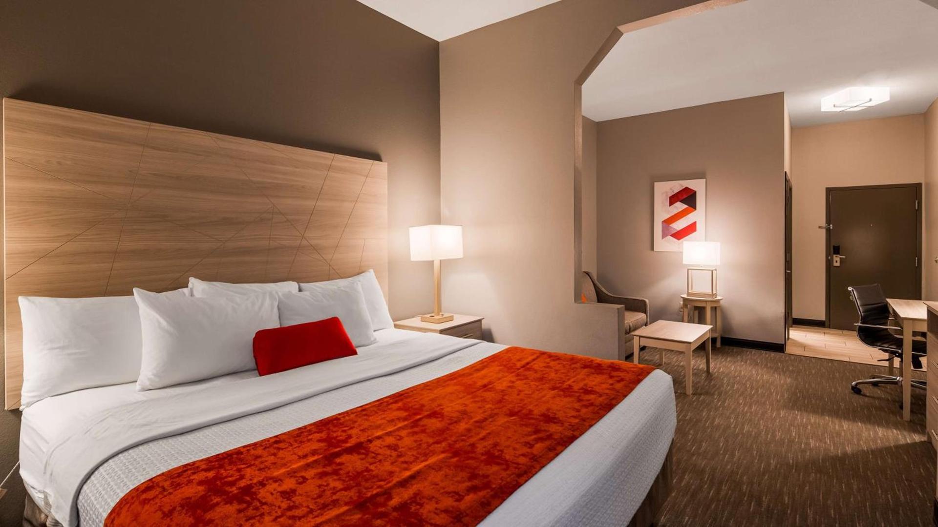 Best Western Plus New Cumberland photo 17