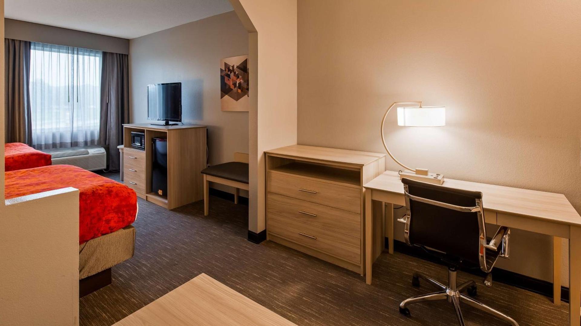 Best Western Plus New Cumberland photo 24