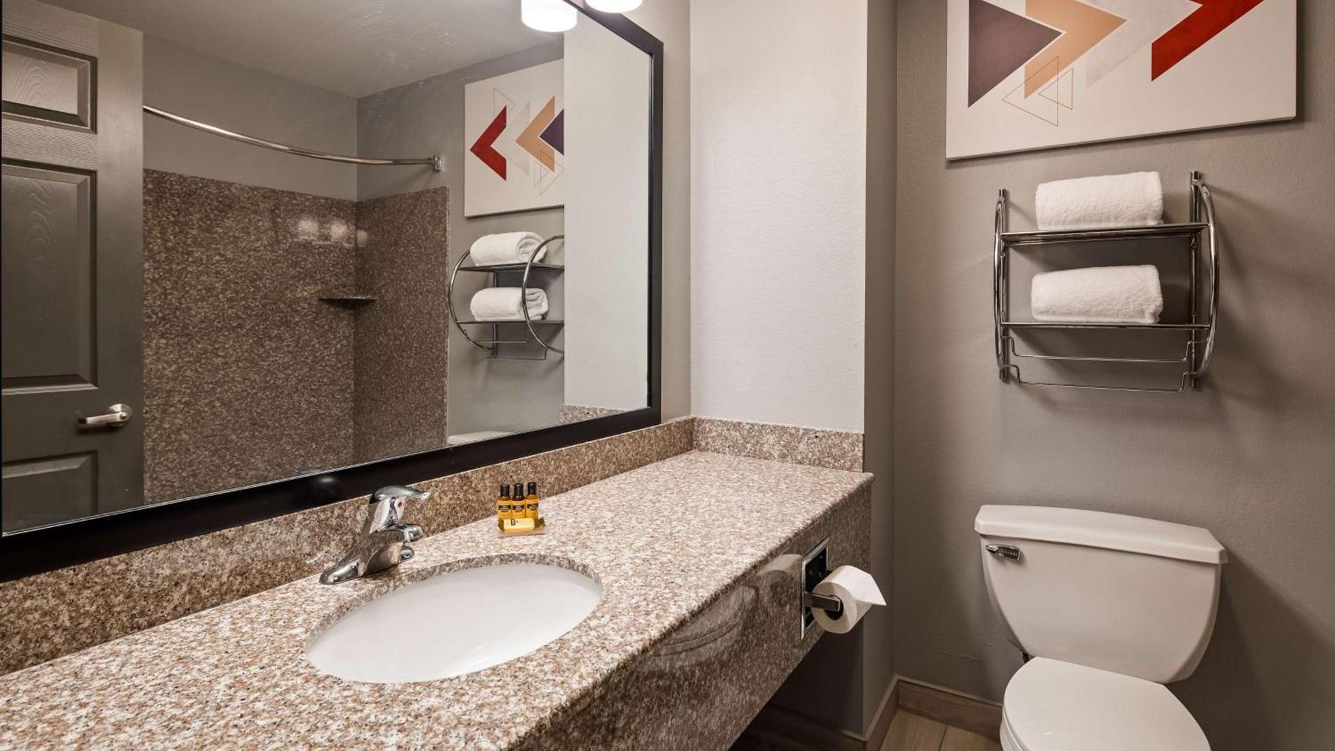 Best Western Plus New Cumberland photo 25