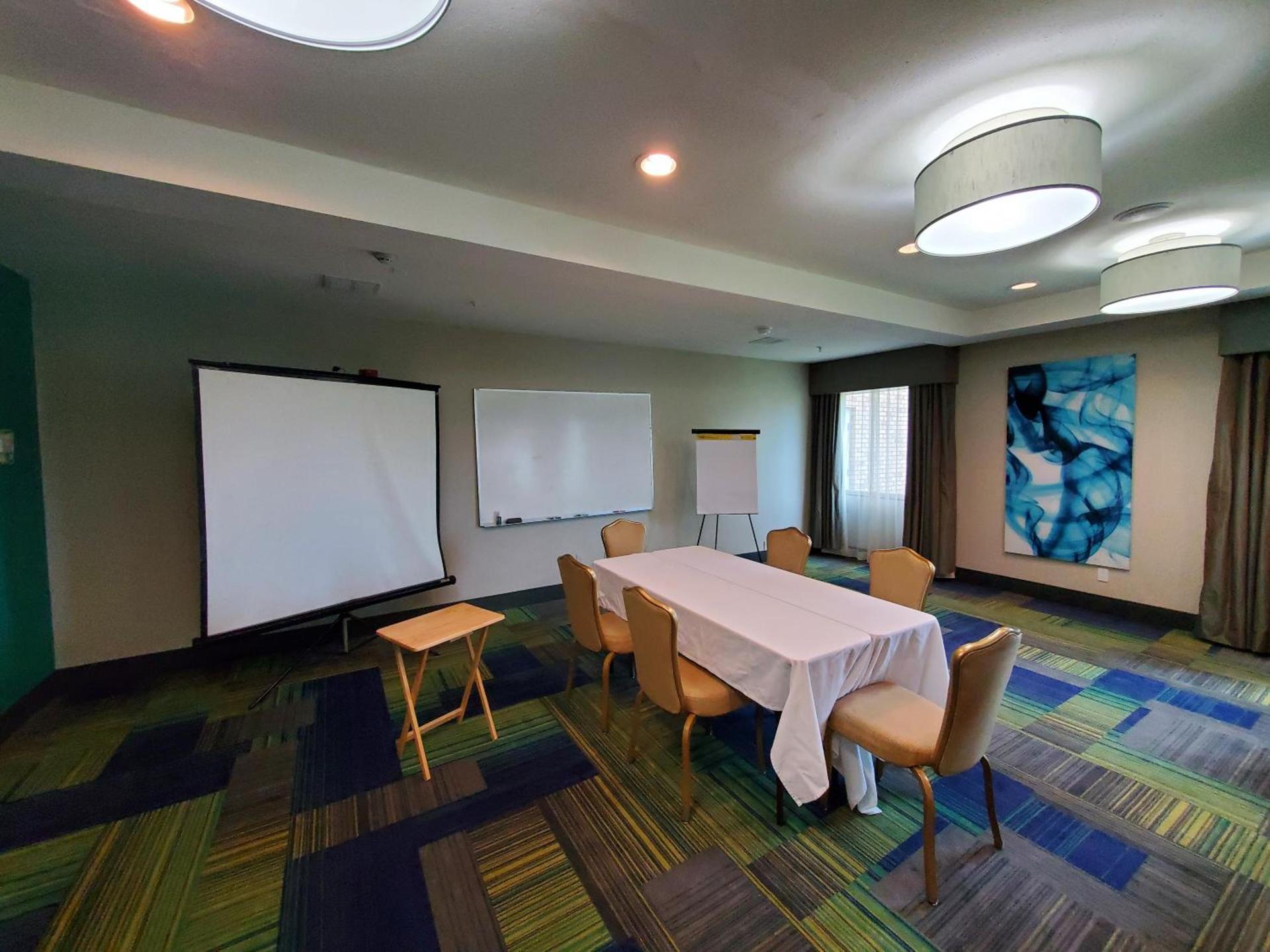 Holiday Inn Express Pearland by IHG photo 31