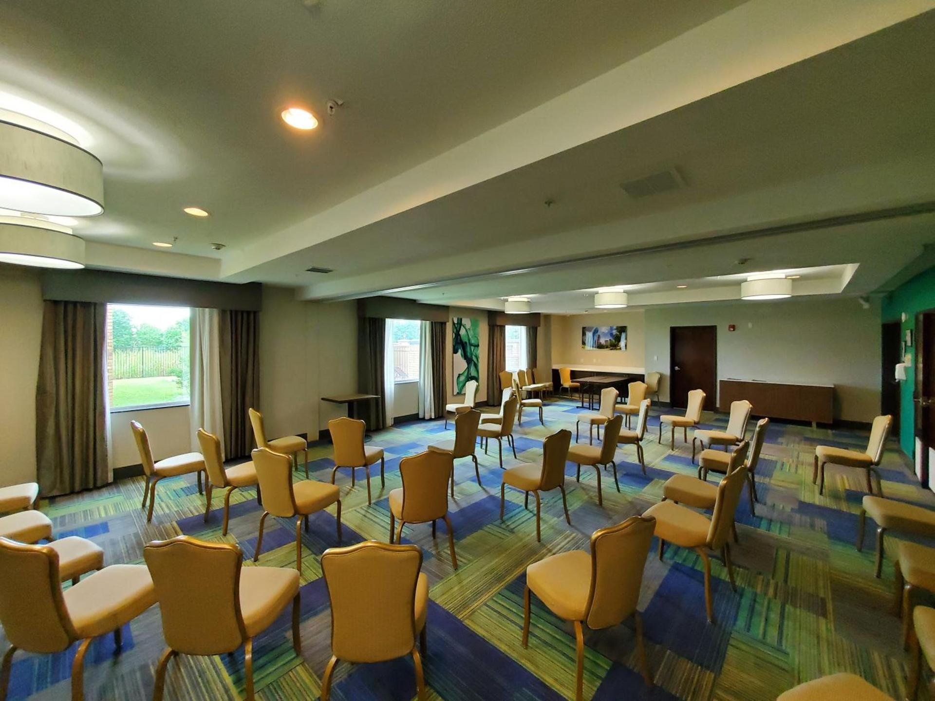 Holiday Inn Express Pearland by IHG photo 37
