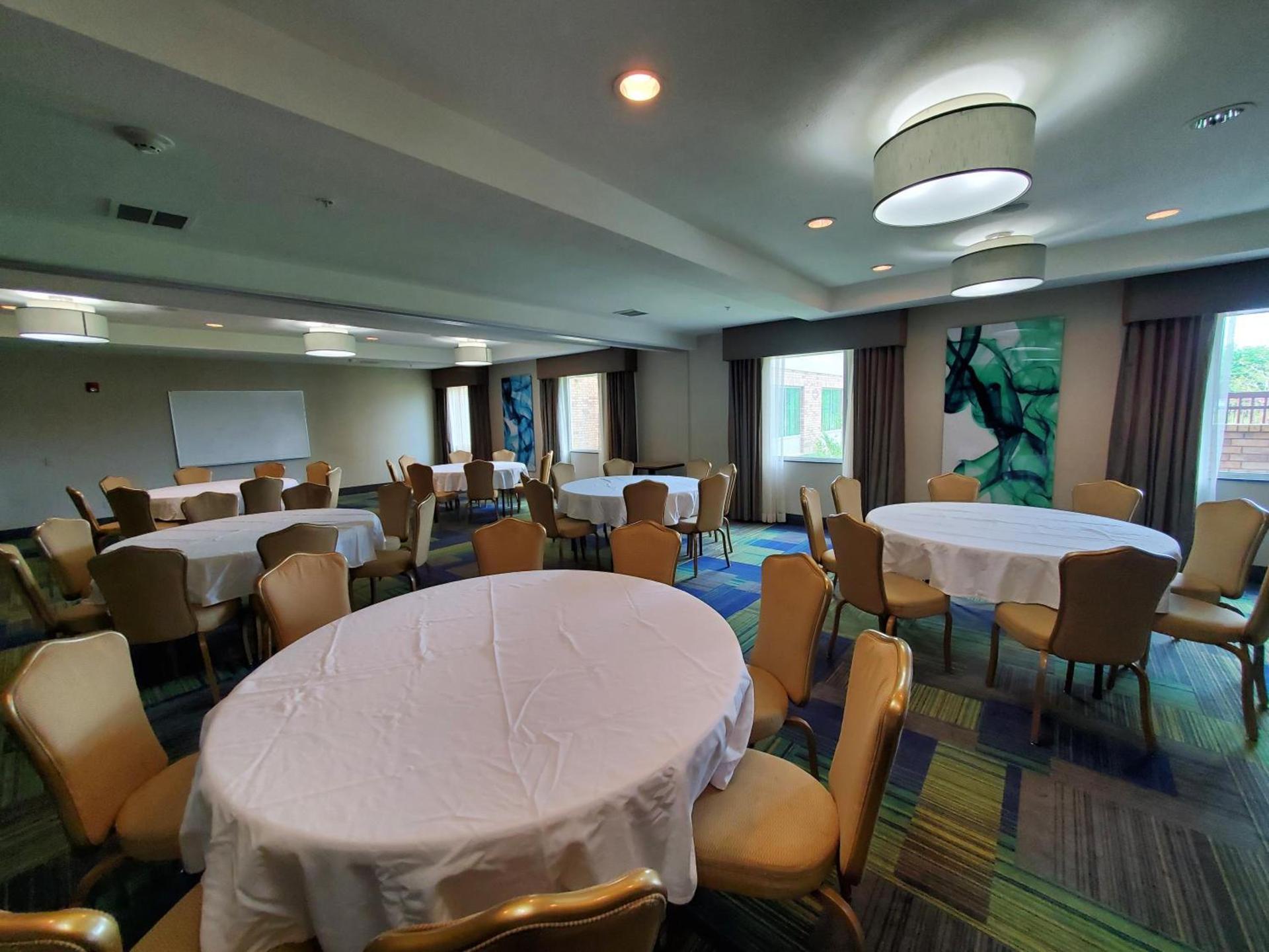 Holiday Inn Express Pearland by IHG photo 30