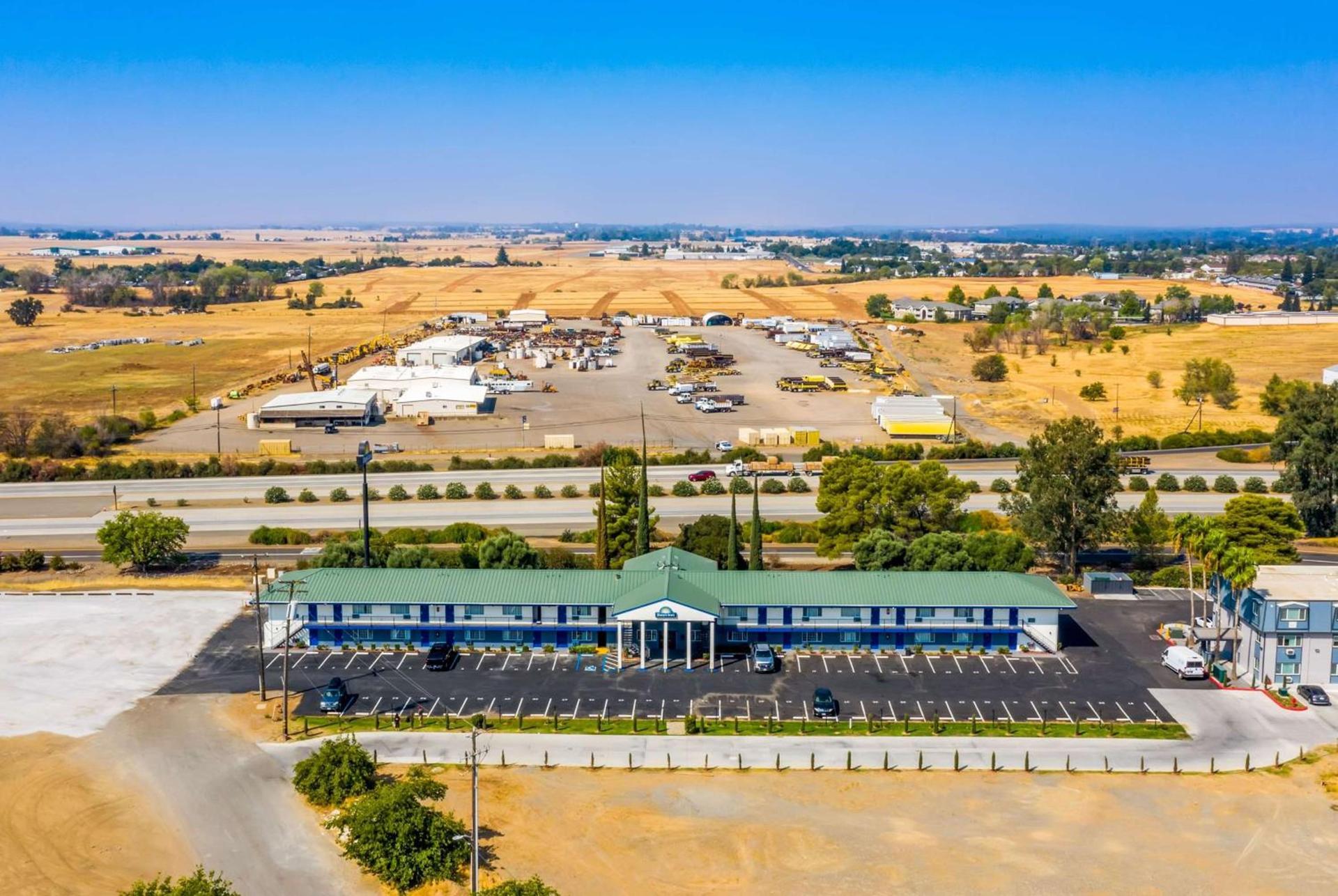 Days Inn by Wyndham Red Bluff photo 3