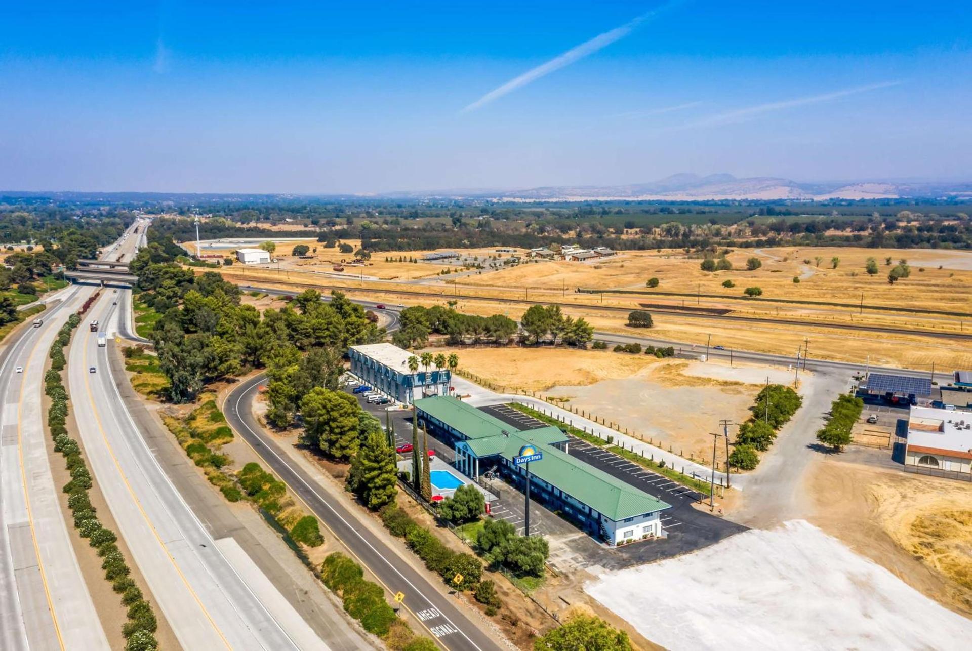 Days Inn by Wyndham Red Bluff photo 5
