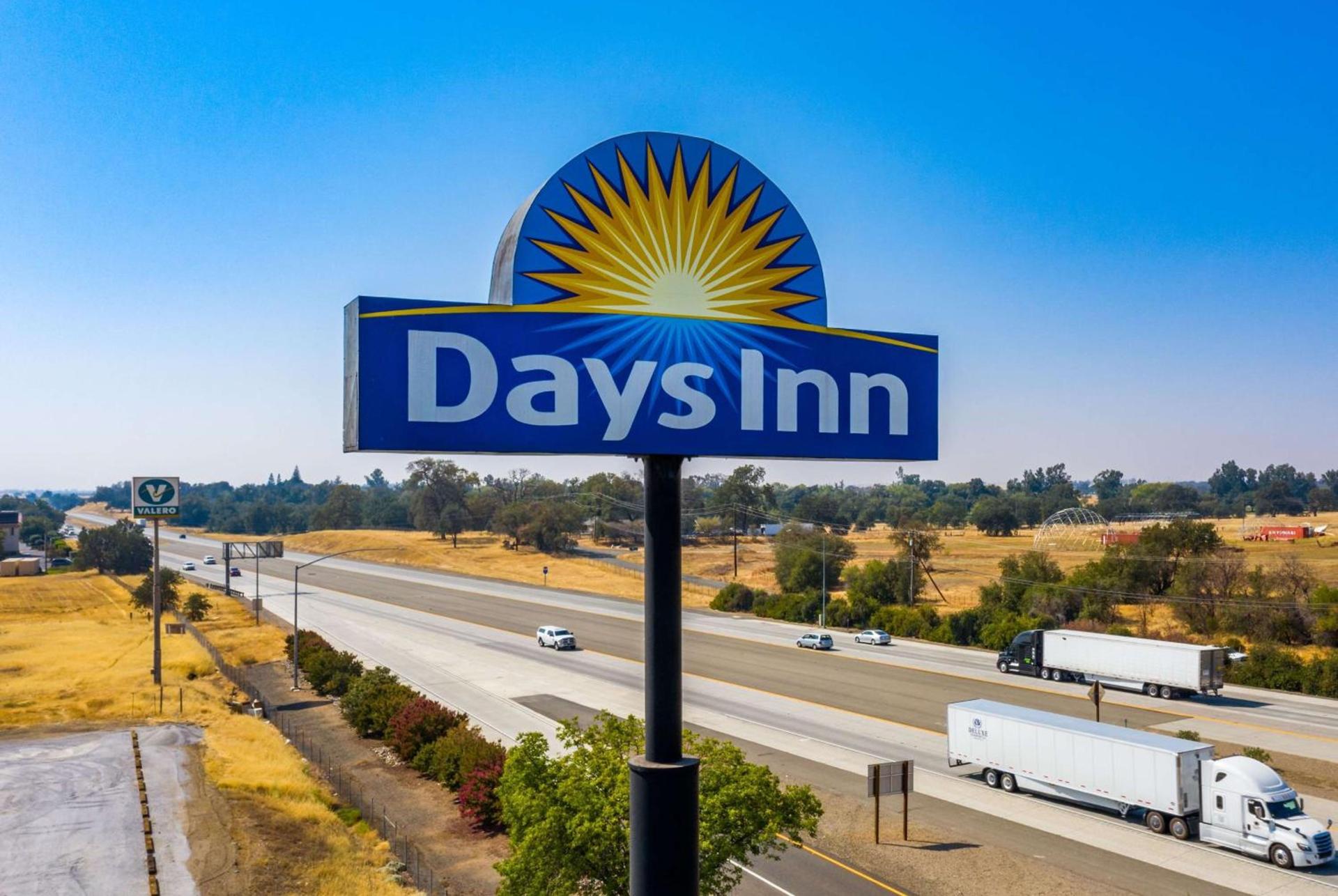 Days Inn by Wyndham Red Bluff photo 6