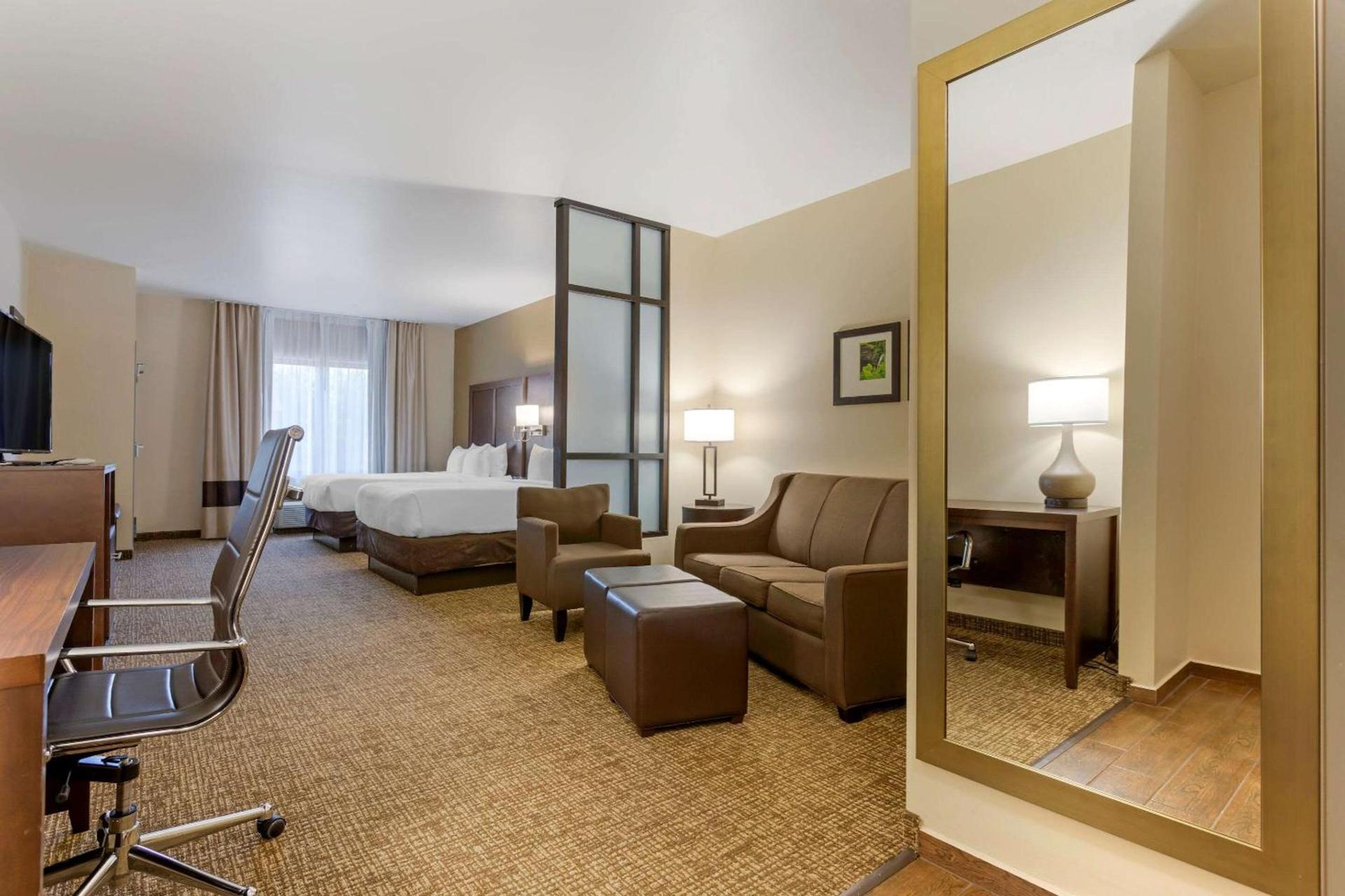 Comfort Suites Little Rock West photo 15