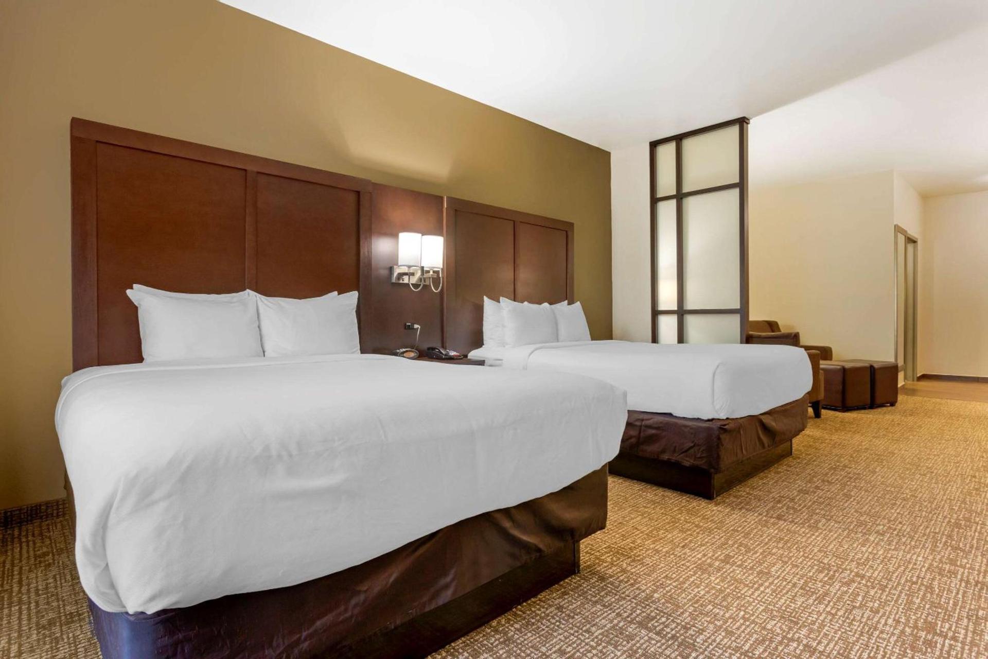 Comfort Suites Little Rock West photo 18