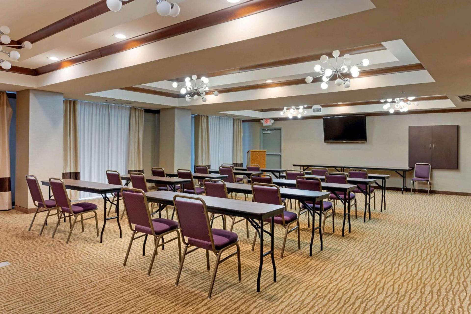 Comfort Suites Little Rock West photo 25