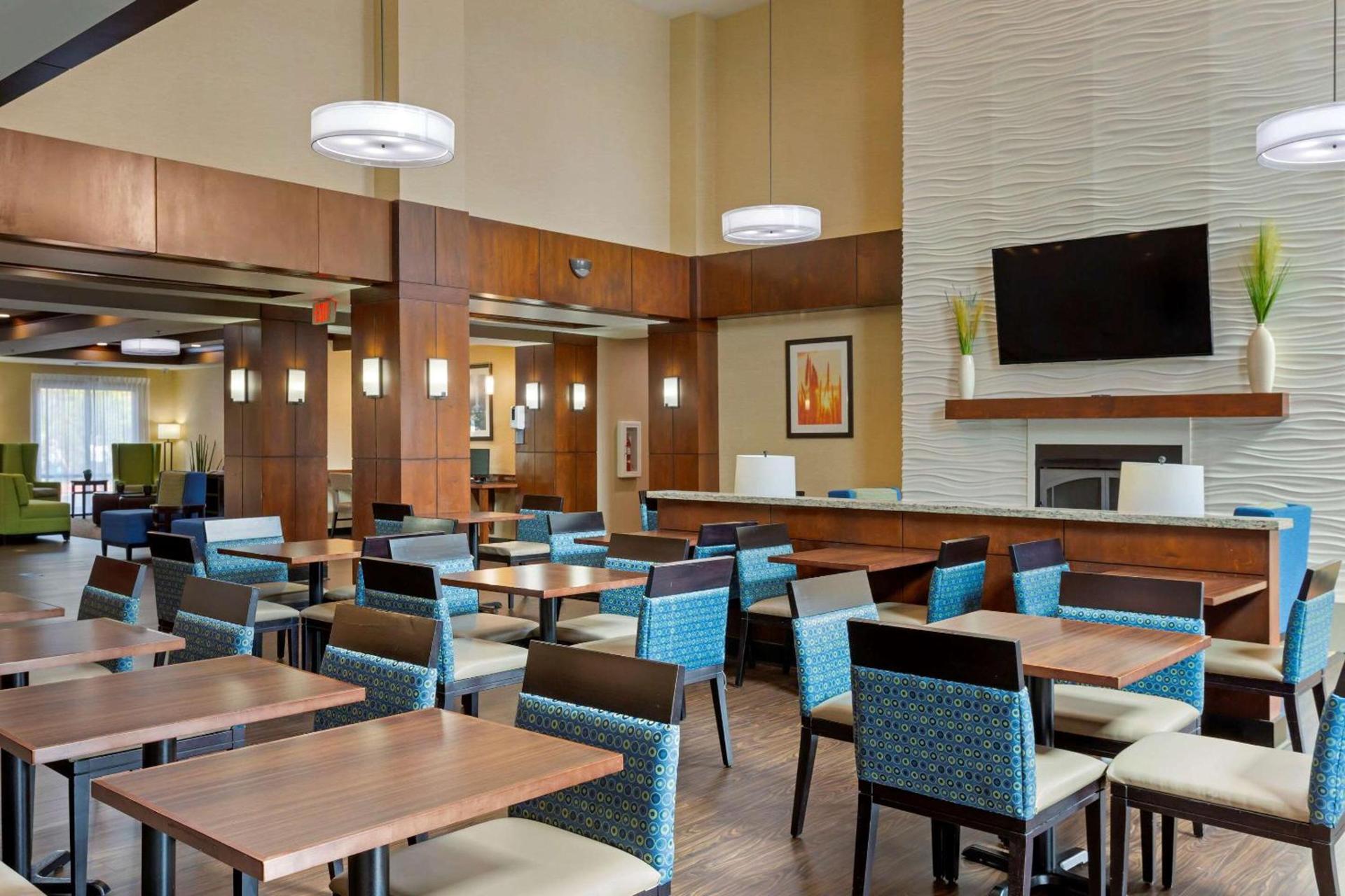 Comfort Suites Little Rock West photo 28