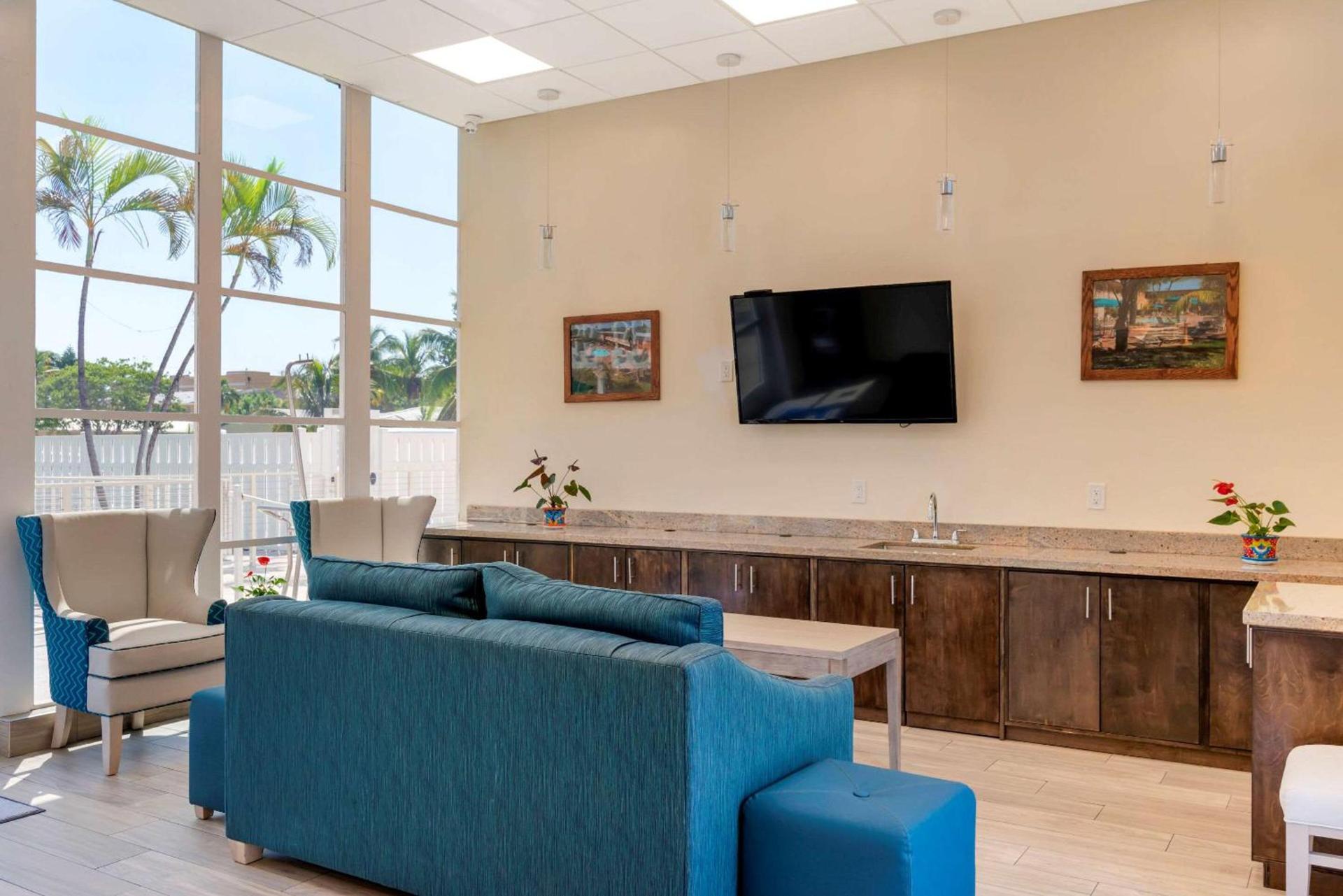 Downtown Hollywood Gardens Inn & Suites photo 15