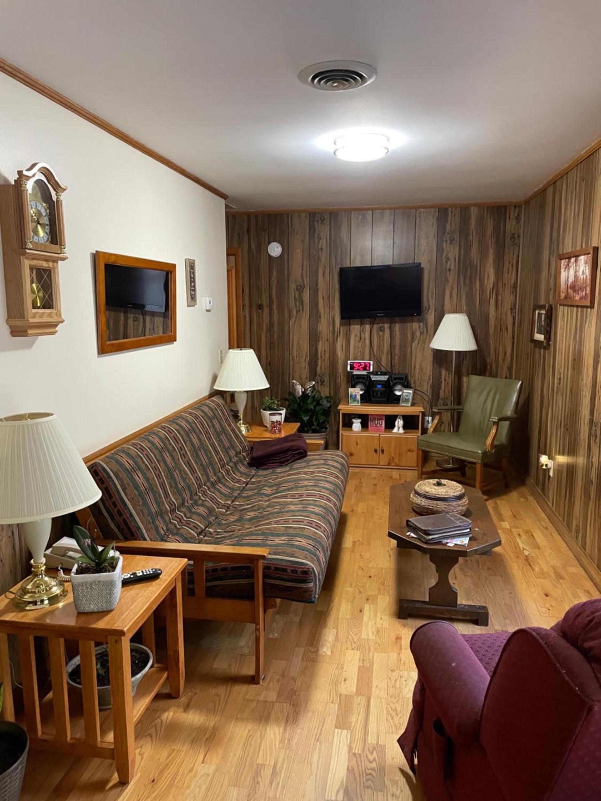PINE VALLEY MOTEL photo 32