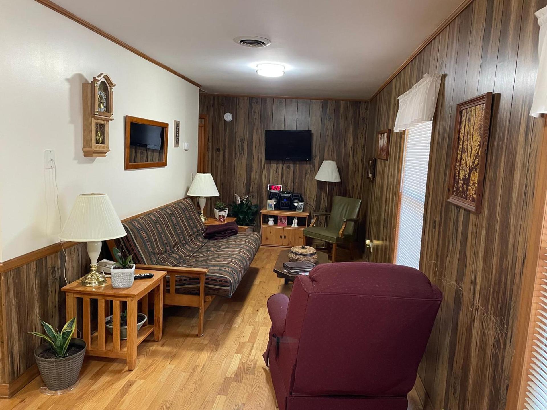 PINE VALLEY MOTEL photo 33