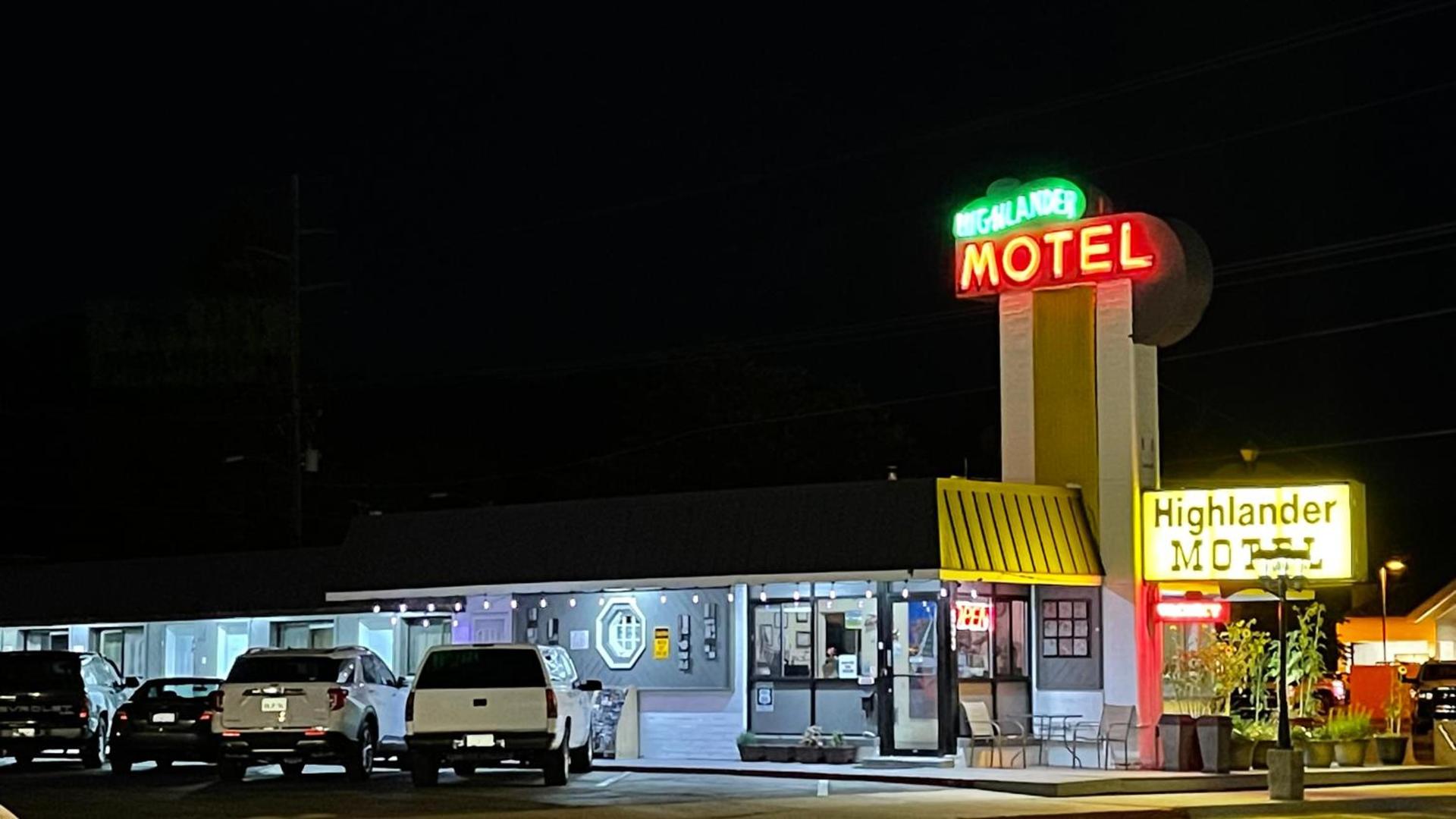 Highlander Motel photo 23