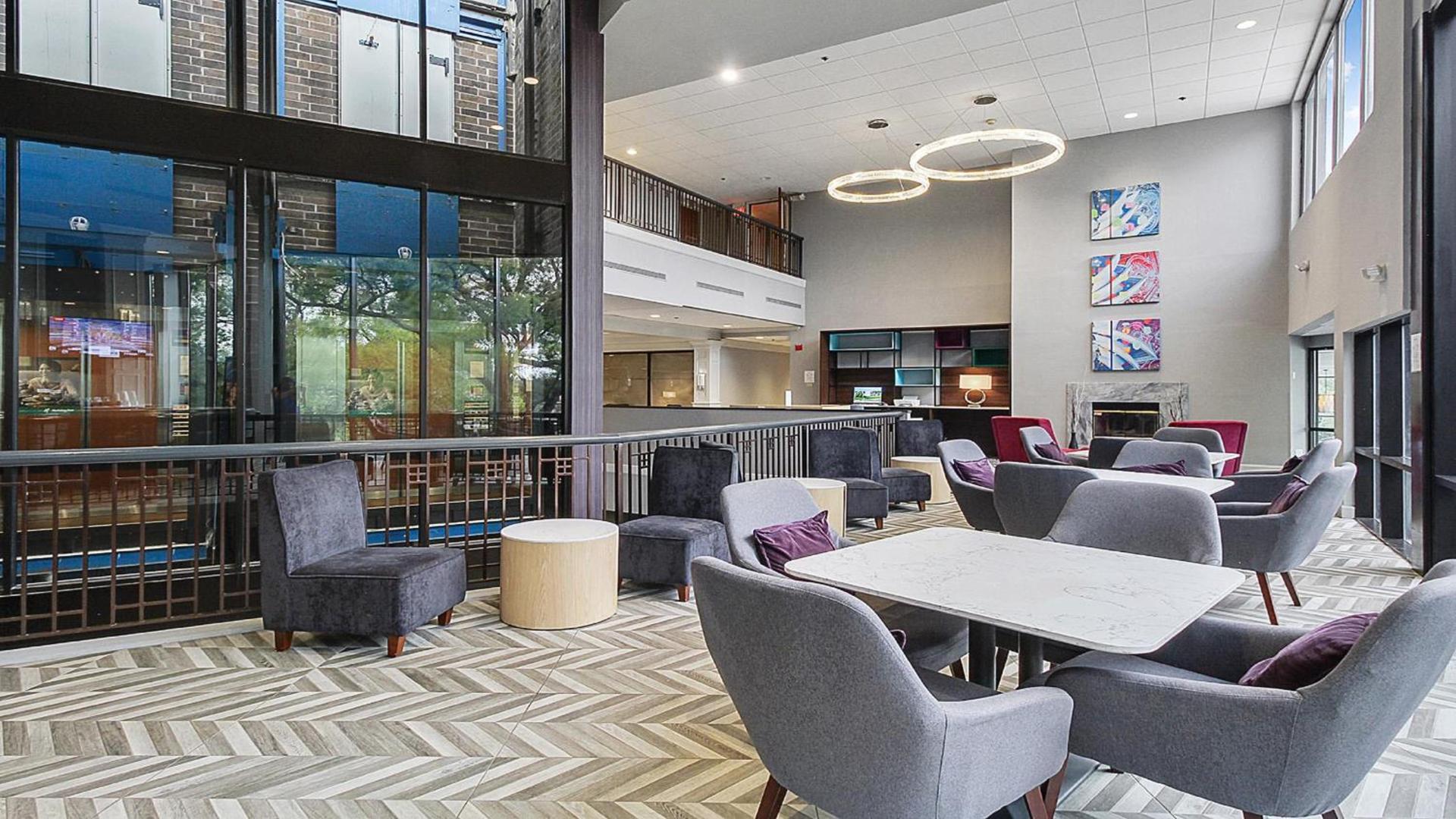 Holiday Inn Chicago Nw Crystal Lk Conv Ctr by IHG photo 15