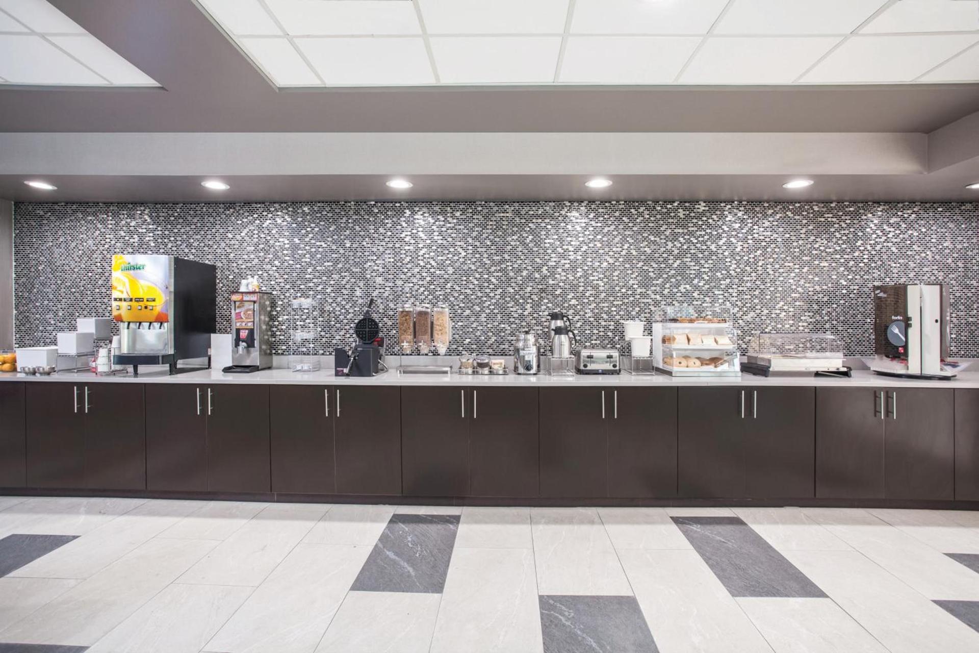 Comfort Inn & Suites Clearwater South - Pinellas Park photo 35