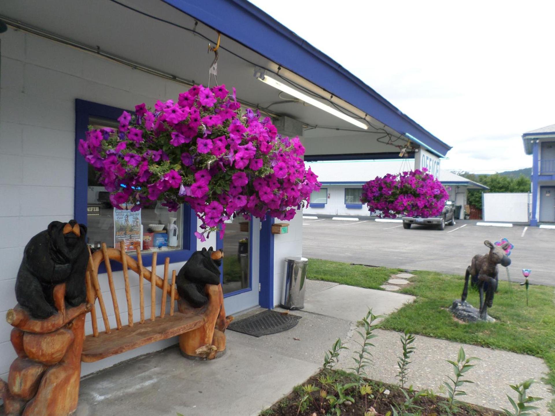 Sandman Motel photo 27