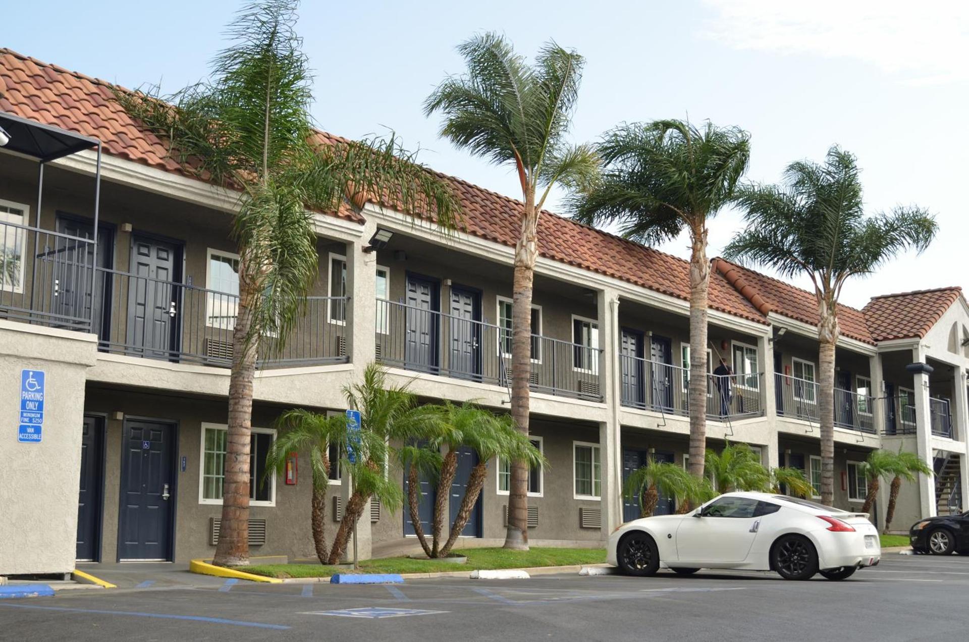 Welcome Inn Corona — hotel in Corona
