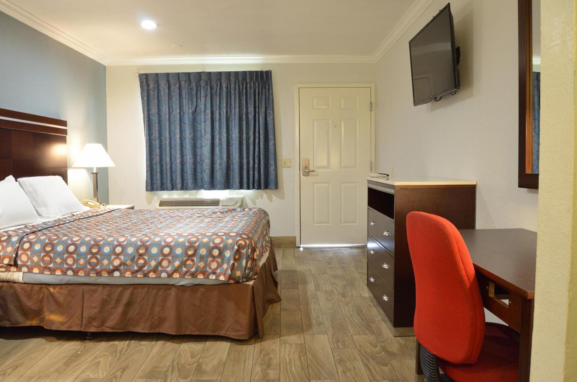 Welcome Inn Corona photo 27