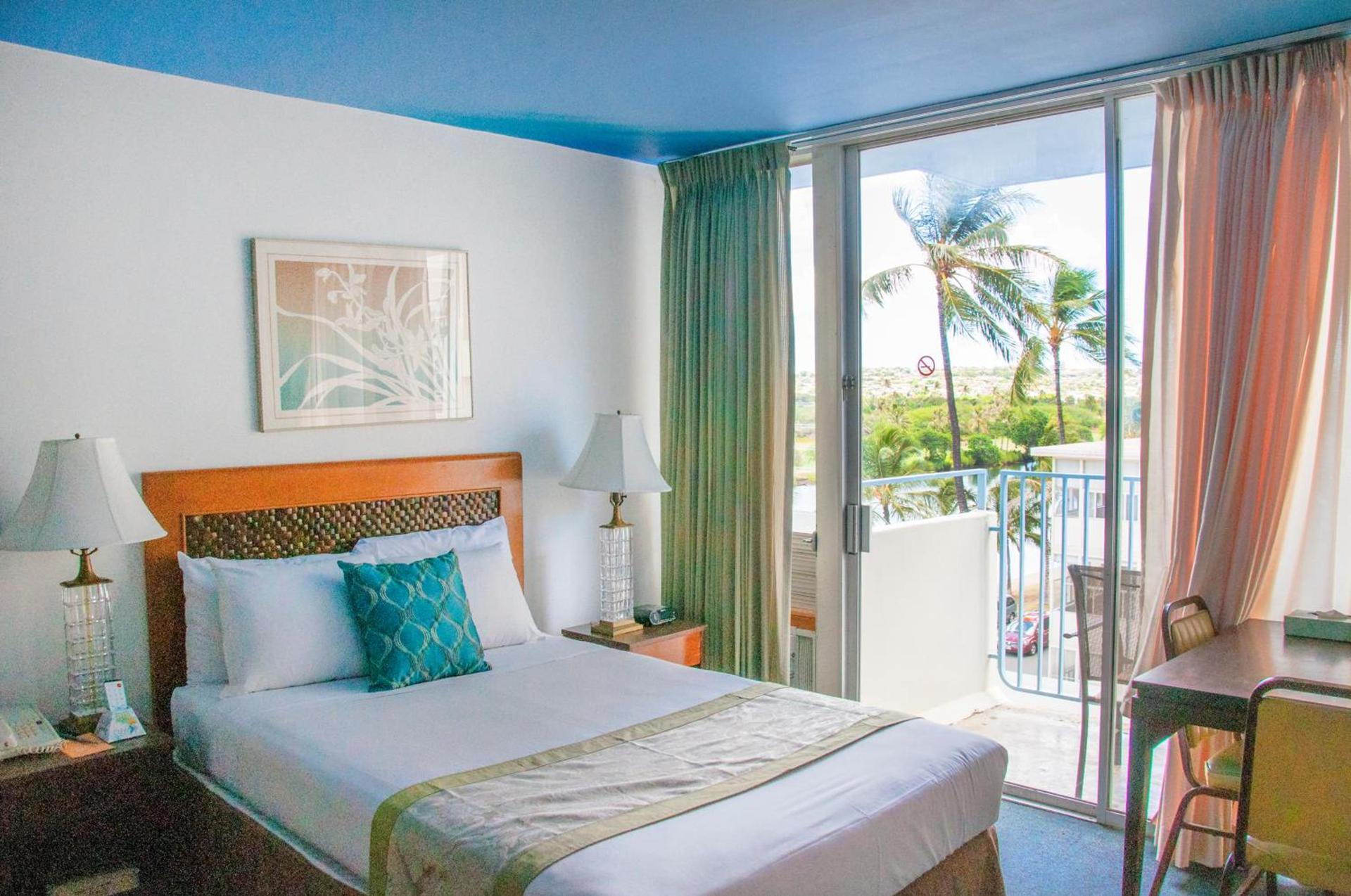 Holiday Surf Hotel (with full kitchen) photo 2