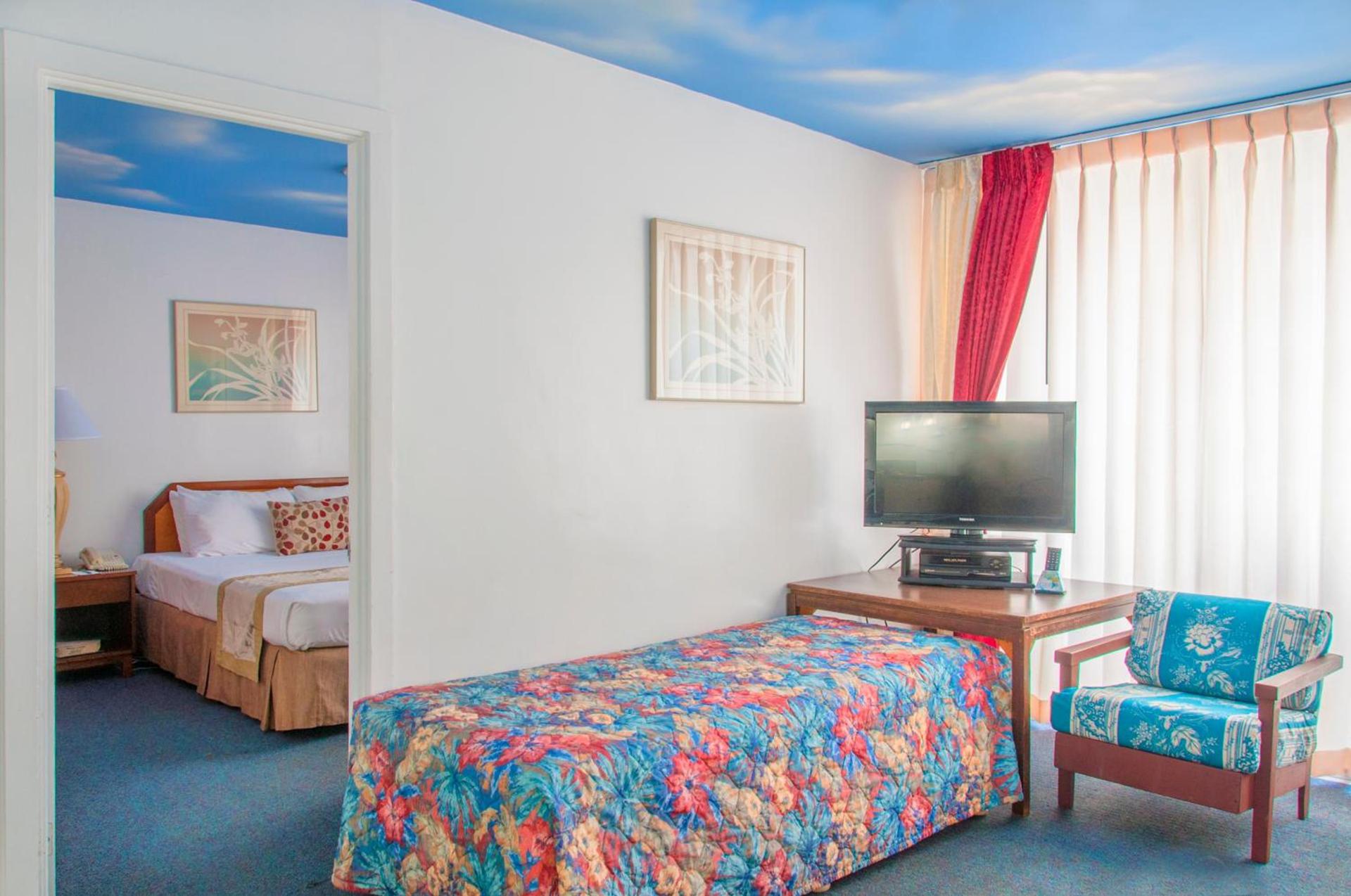 Holiday Surf Hotel (with full kitchen) photo 50
