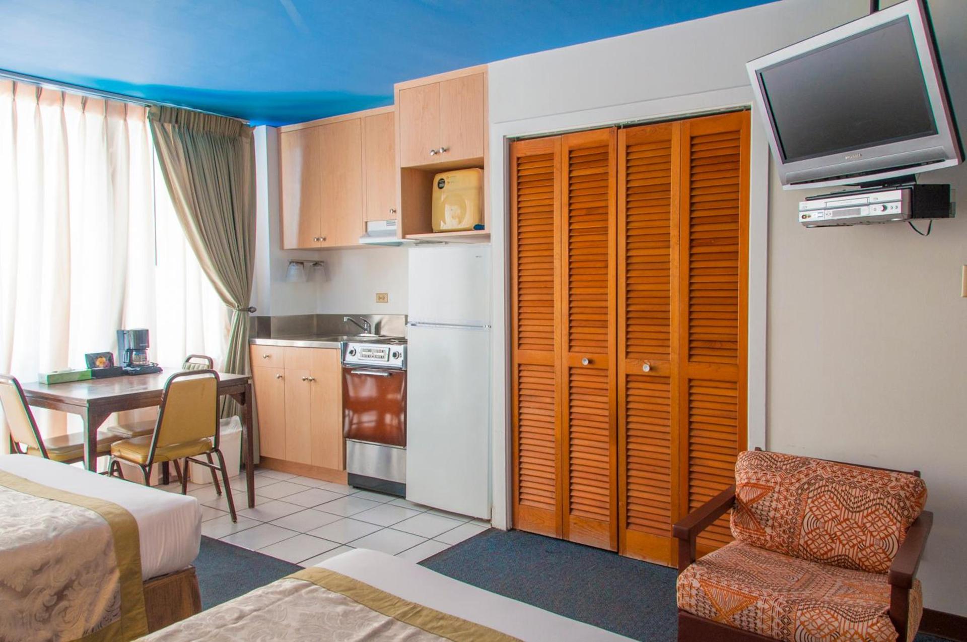 Holiday Surf Hotel (with full kitchen) photo 55