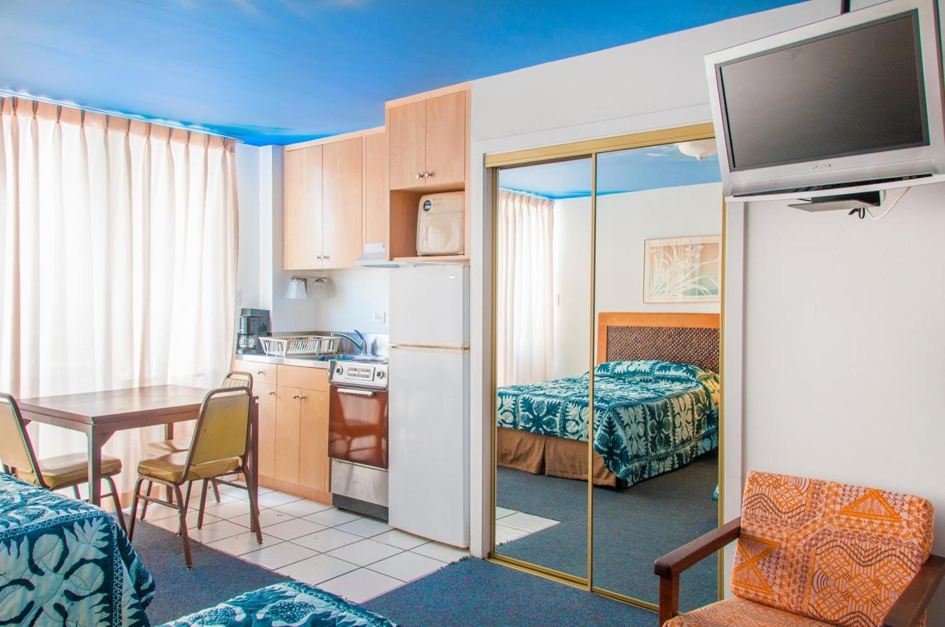 Holiday Surf Hotel (with full kitchen) photo 57