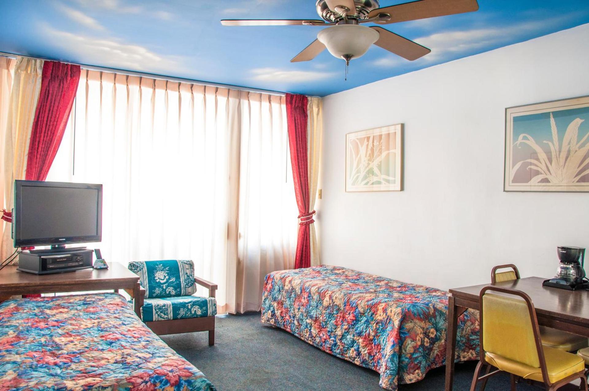 Holiday Surf Hotel (with full kitchen) photo 61