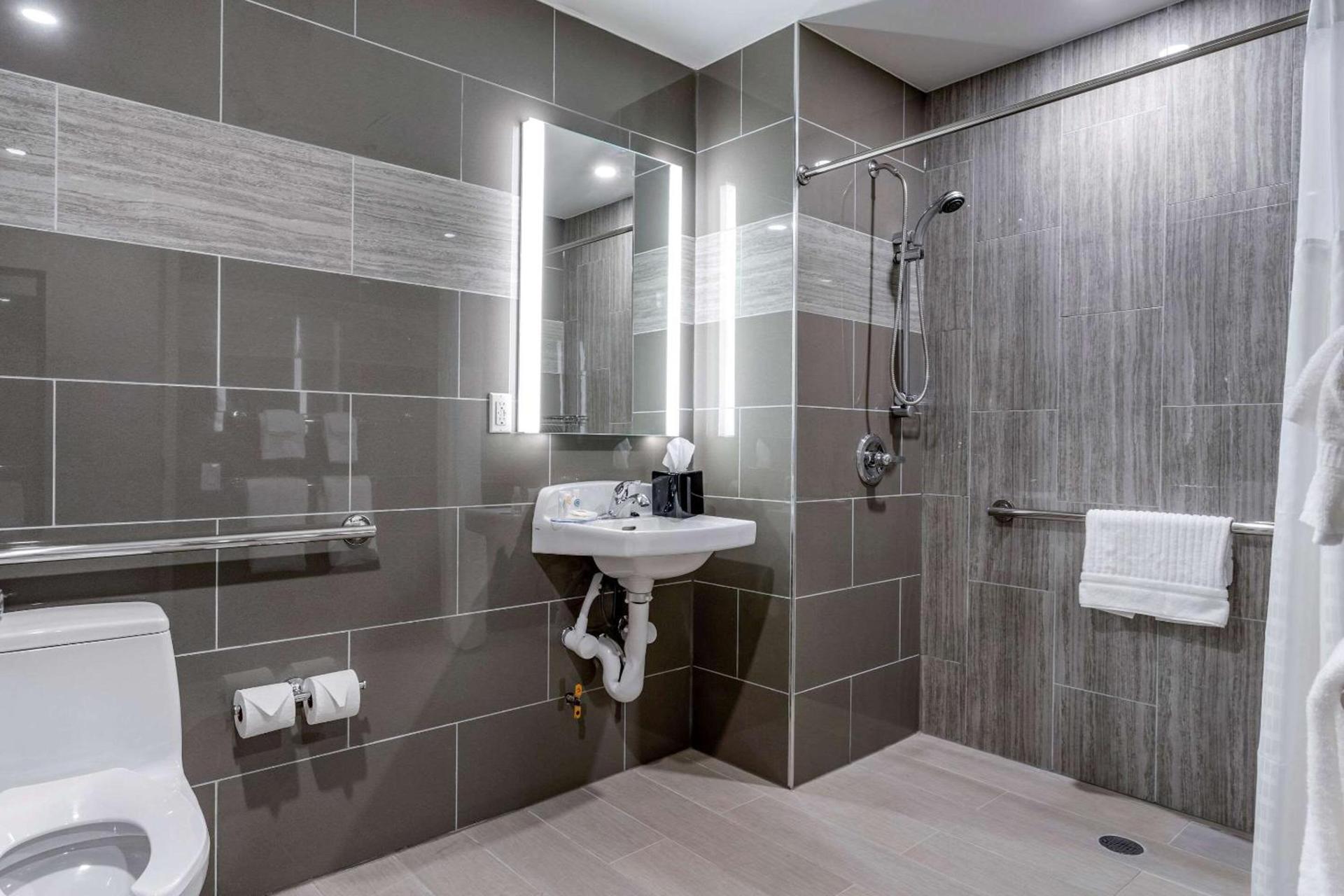 Comfort Inn JFK Airport photo 11