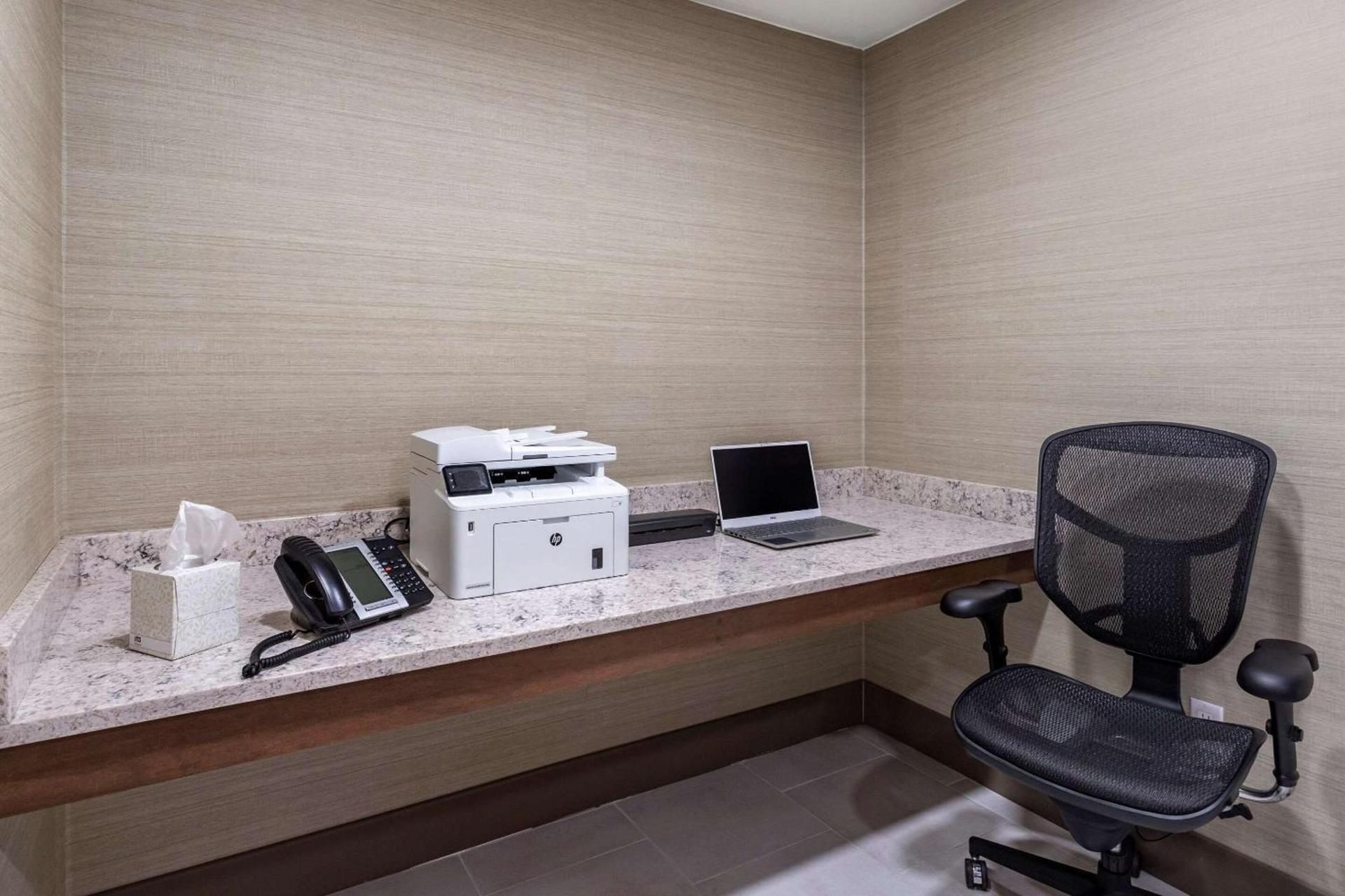 Comfort Inn JFK Airport photo 24