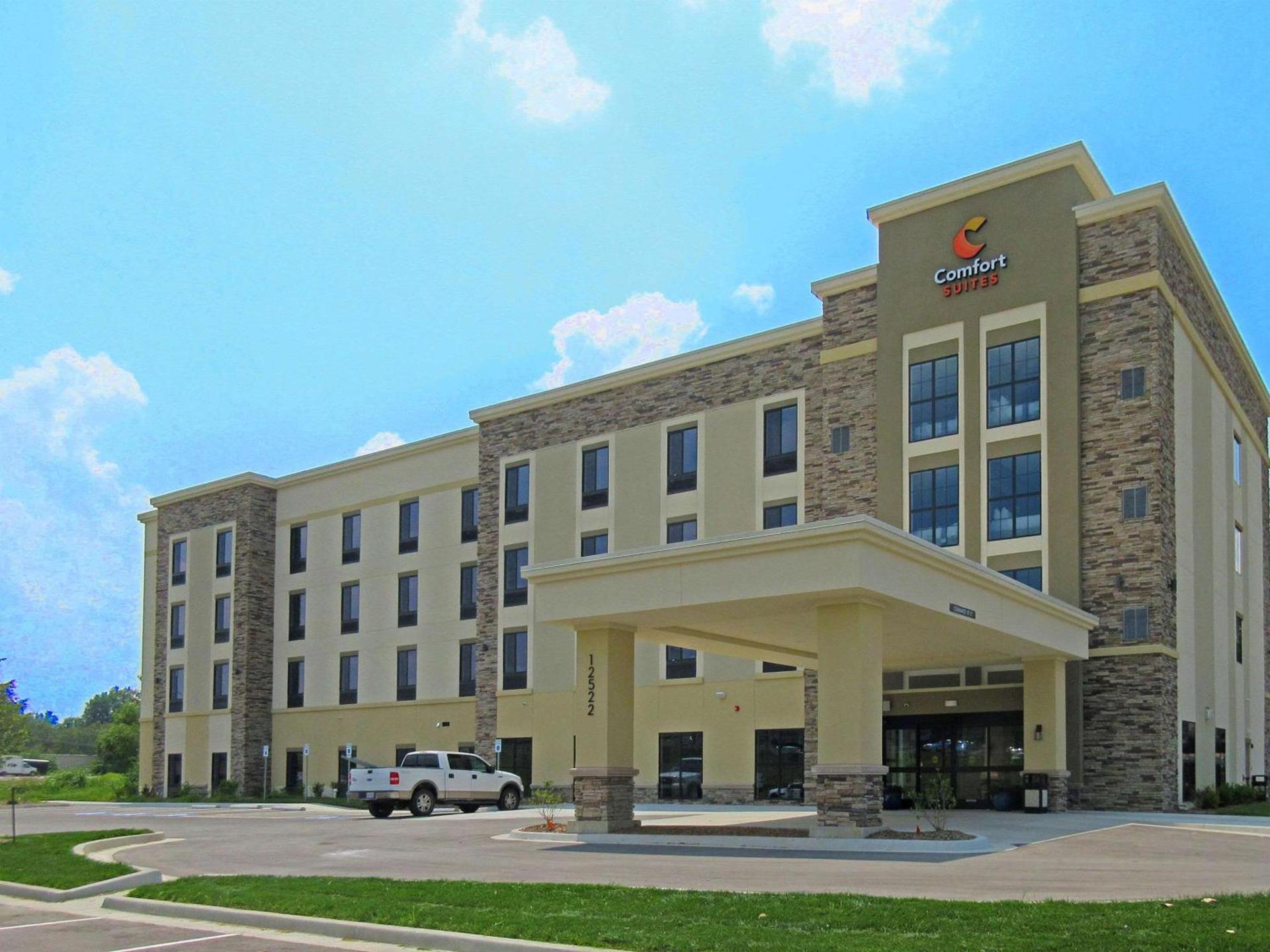 Comfort Suites Grandview - Kansas City photo 43