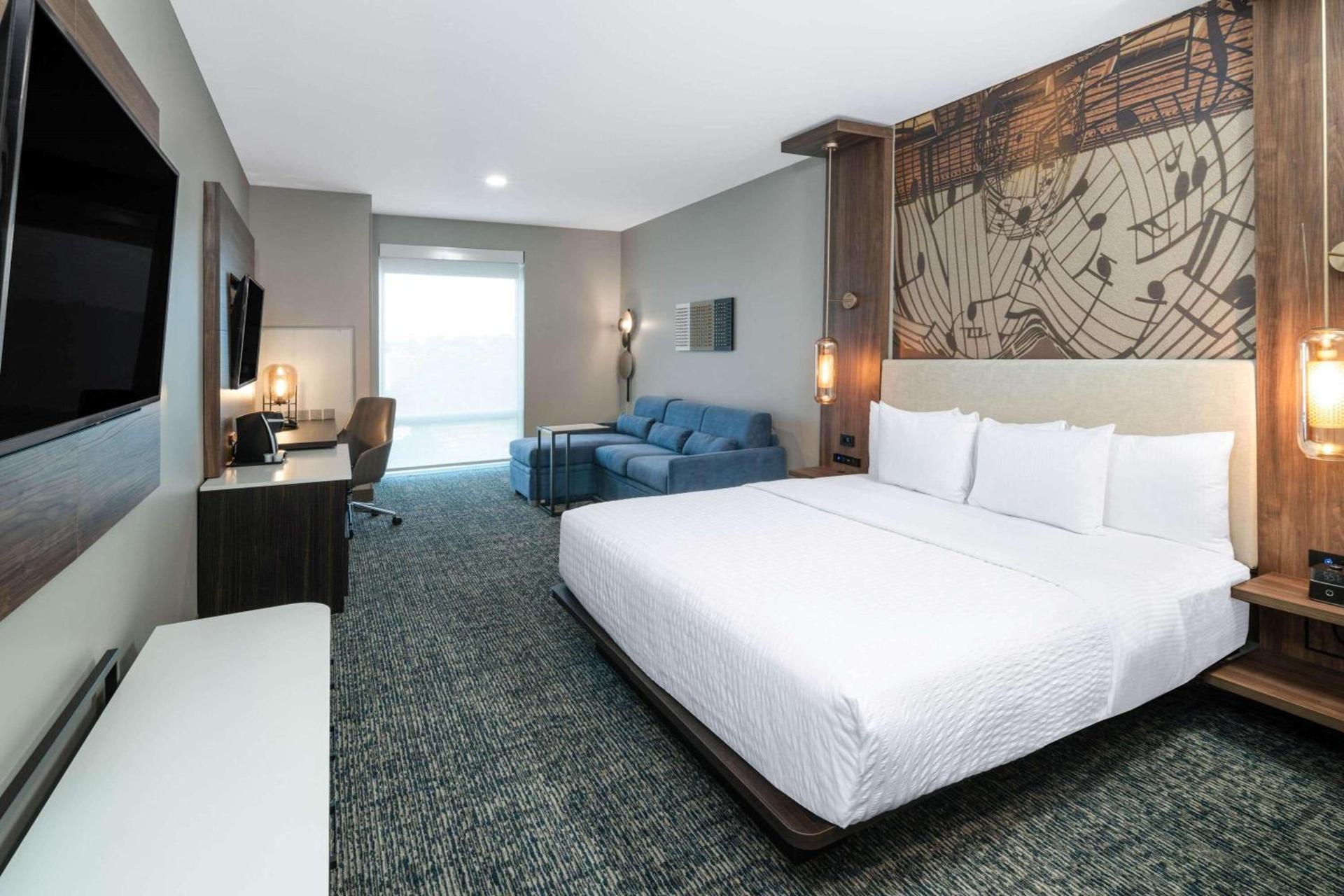 La Quinta Inn & Suites by Wyndham Nashville Downtown Stadium photo 29