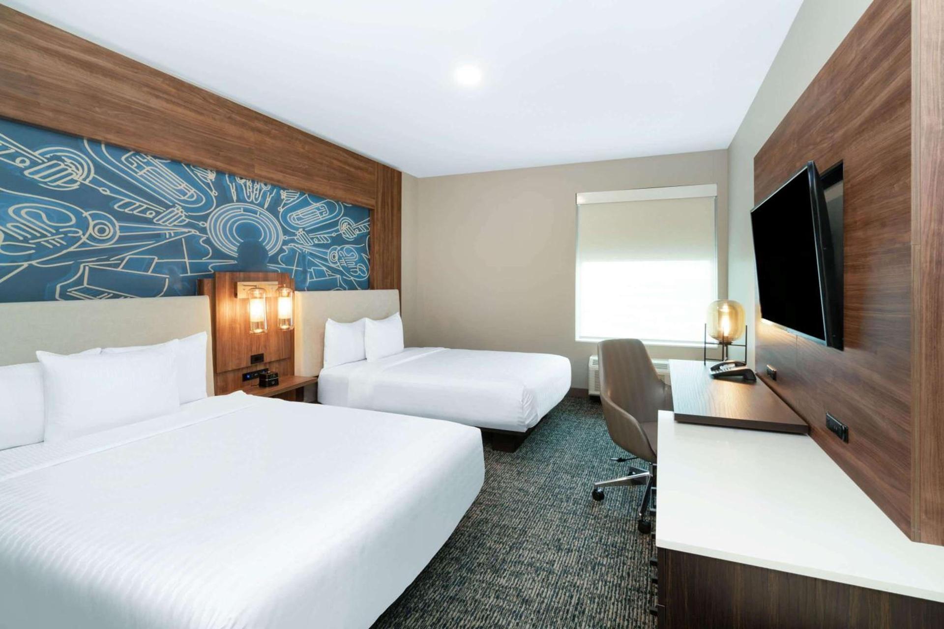 La Quinta Inn & Suites by Wyndham Nashville Downtown Stadium photo 27