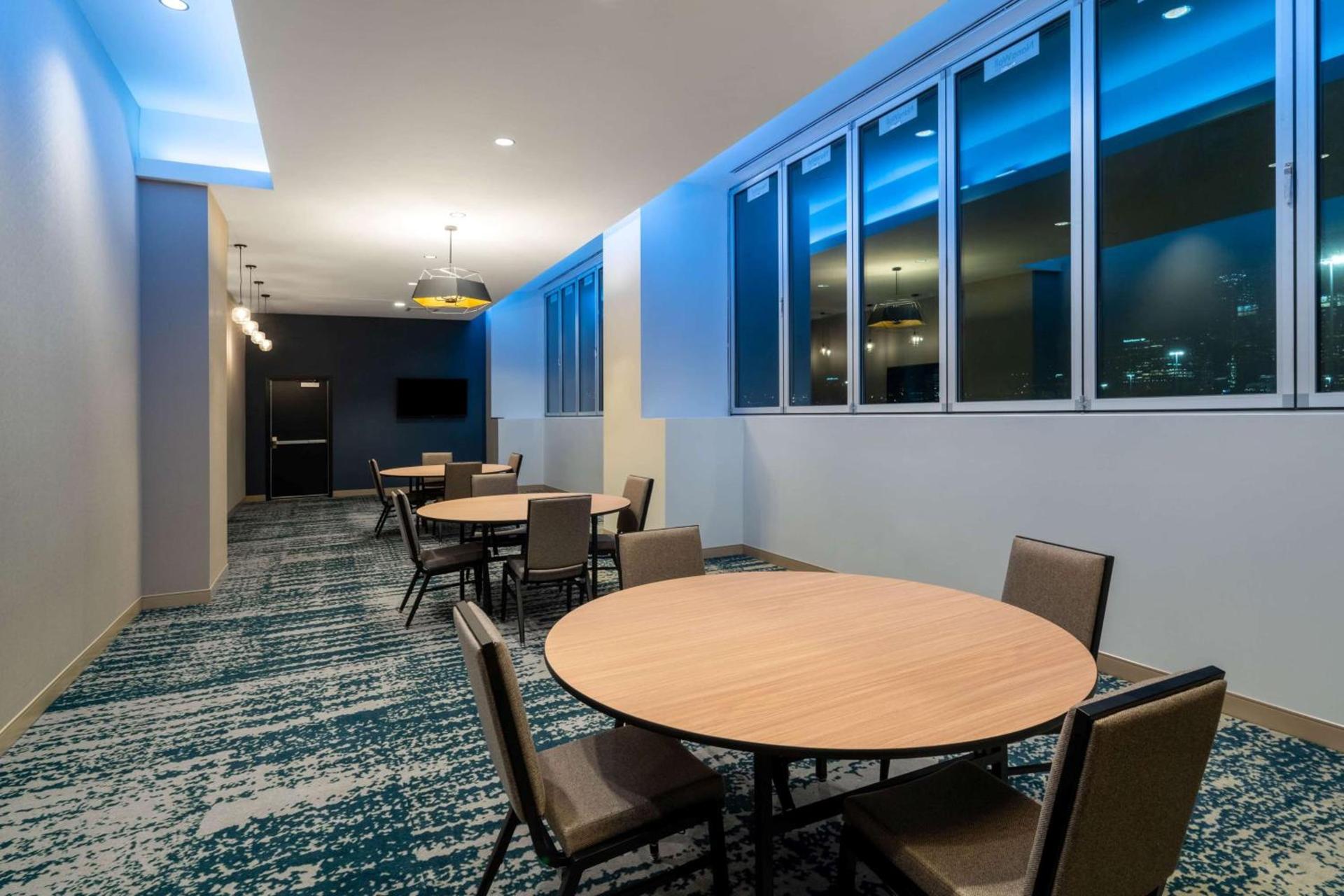 La Quinta Inn & Suites by Wyndham Nashville Downtown Stadium photo 48