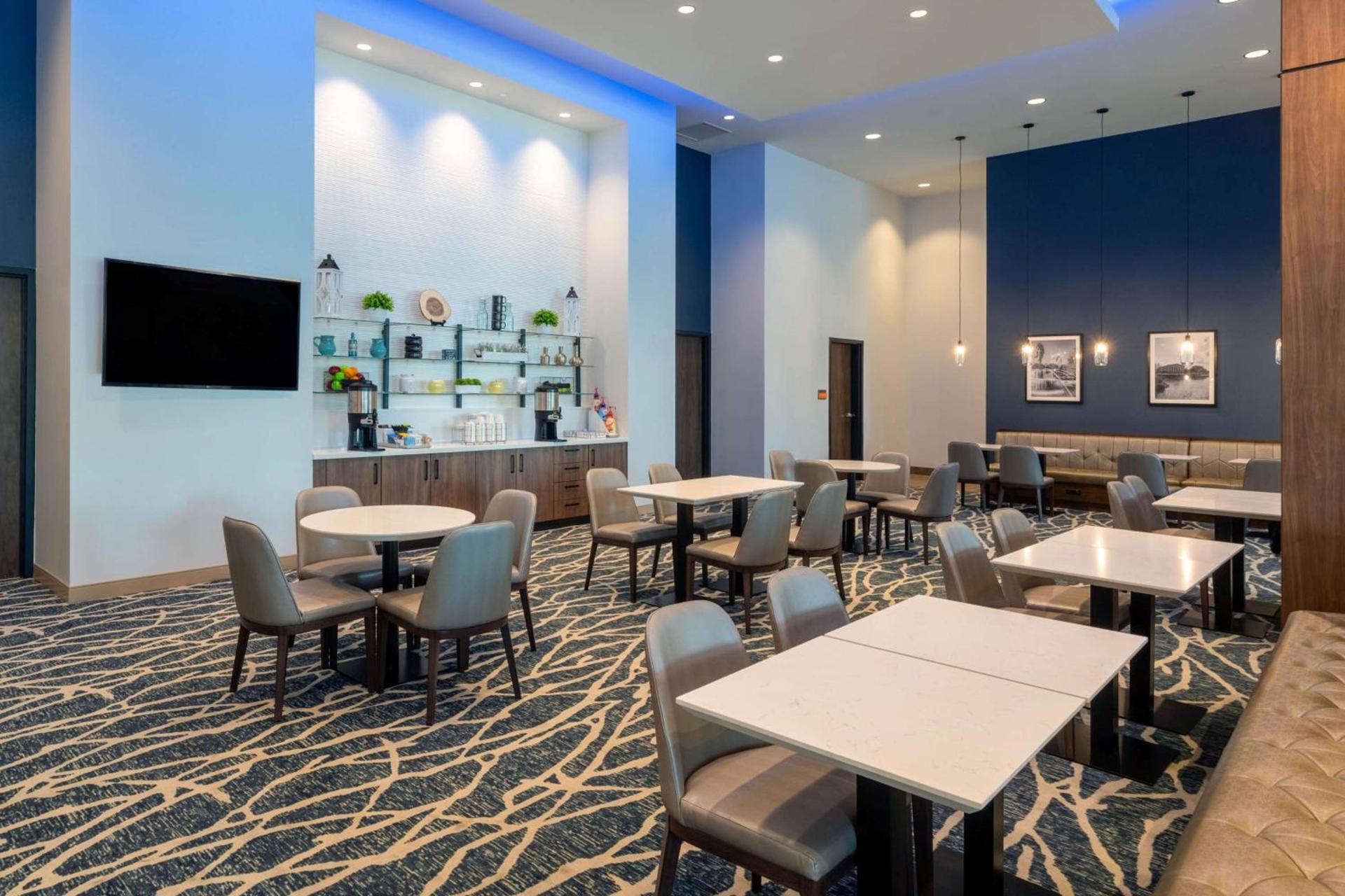 La Quinta Inn & Suites by Wyndham Nashville Downtown Stadium photo 57