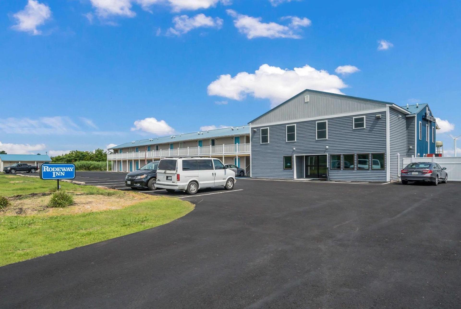 Rodeway Inn at Somers Cove Marina photo 8