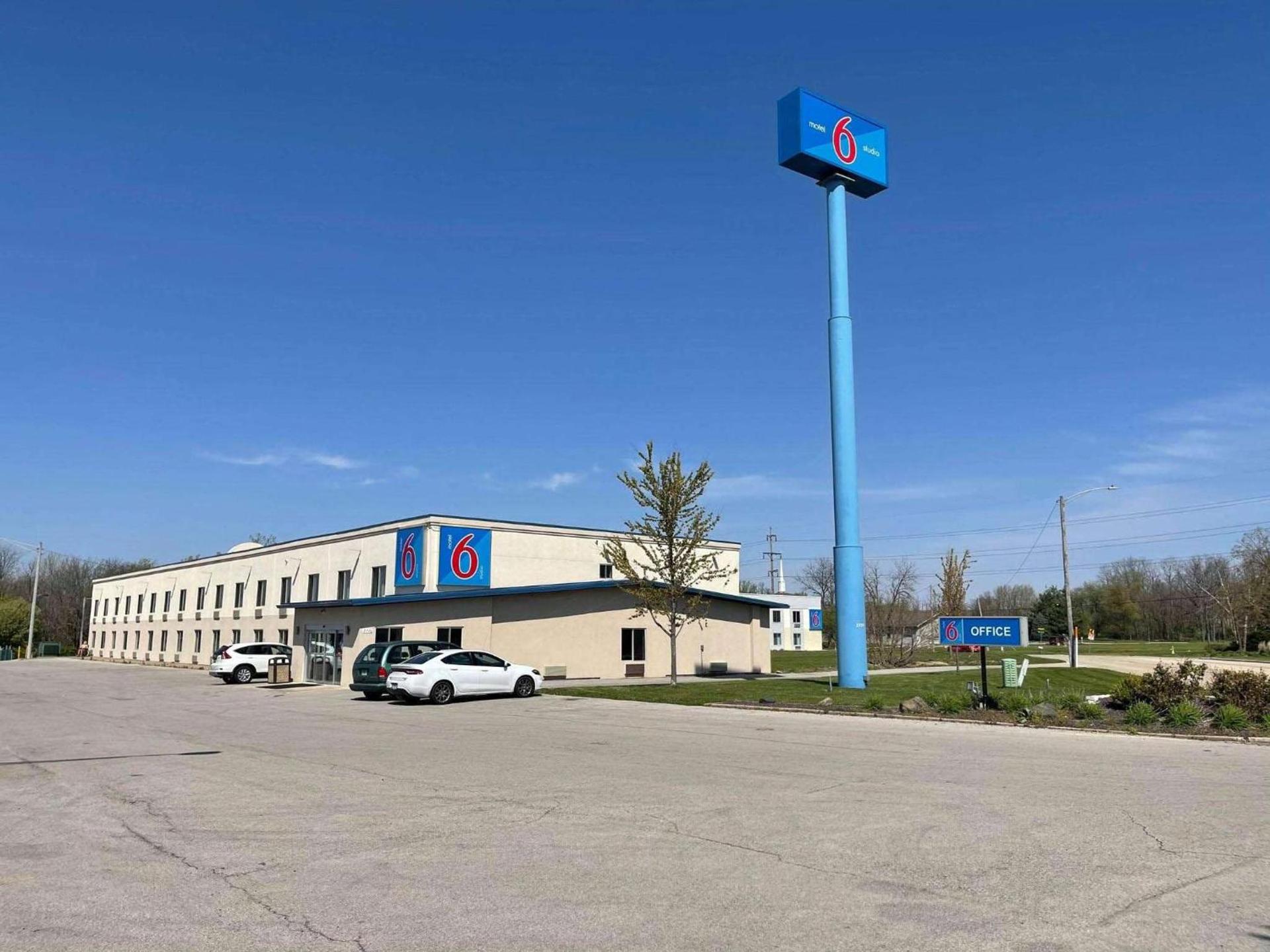 Studio 6 Peoria IL photo 1