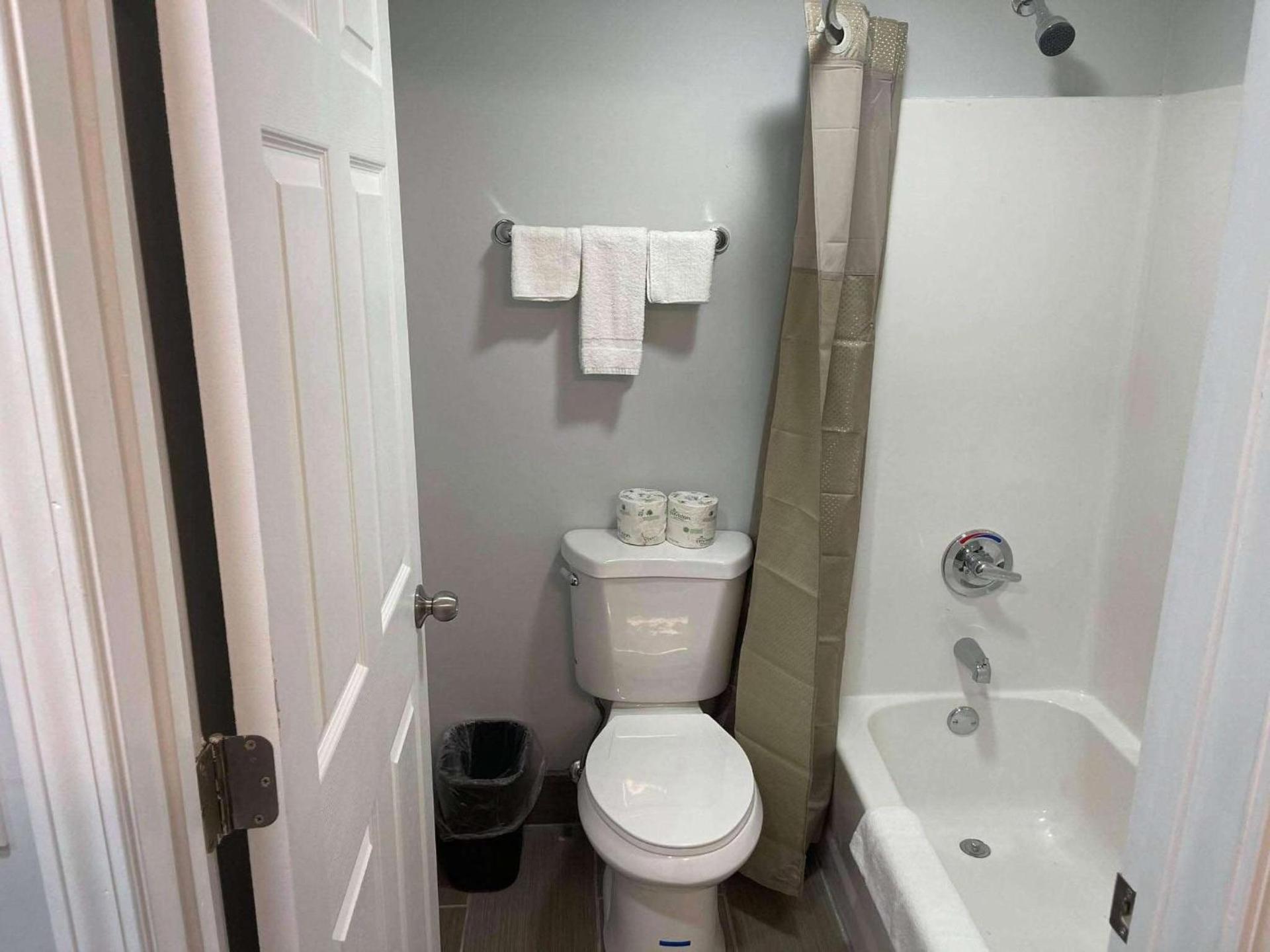 Studio 6 Peoria IL photo 10