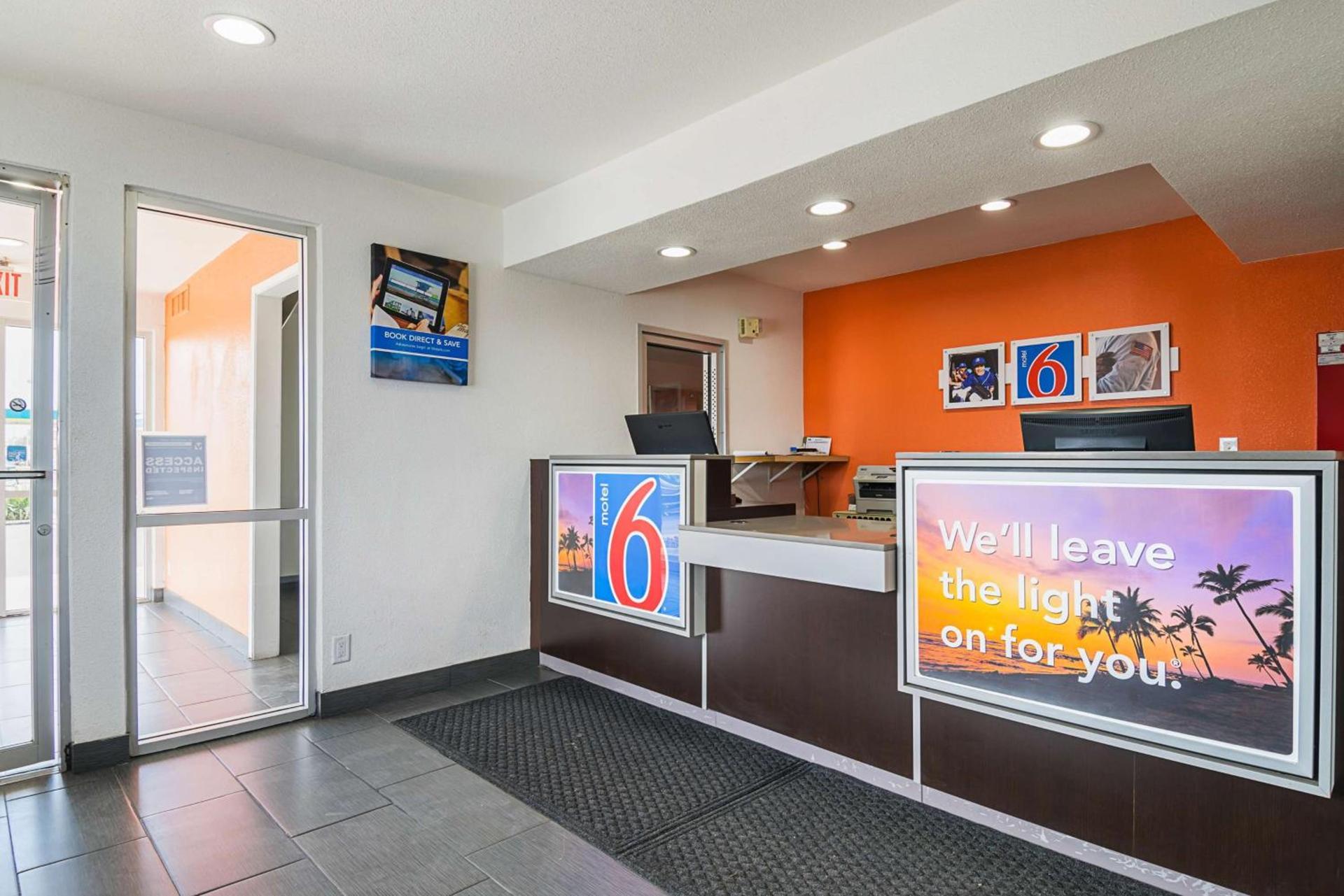 Motel 6 Lost Hills CA photo 27